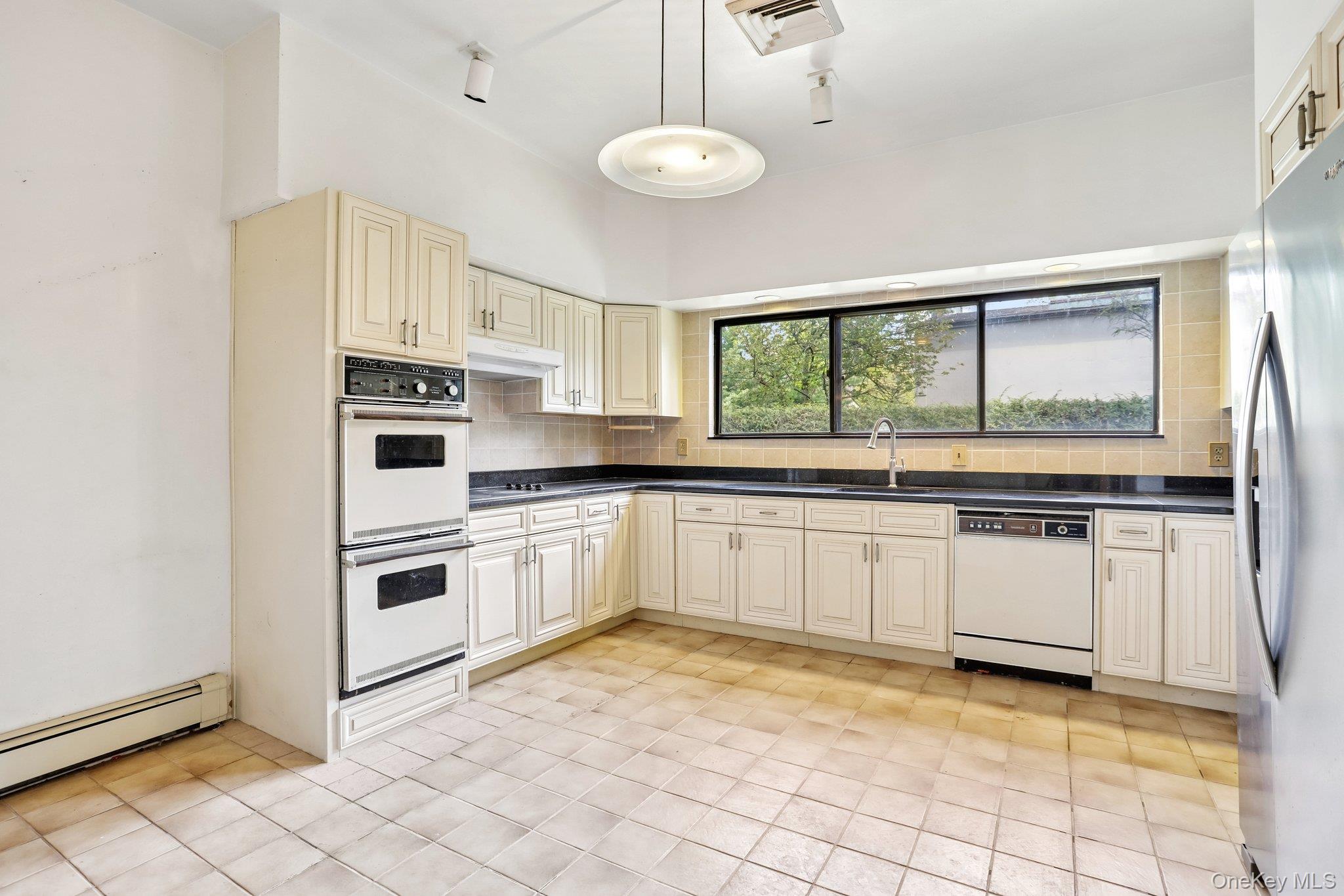 20 High Point Lane Property Photo 8