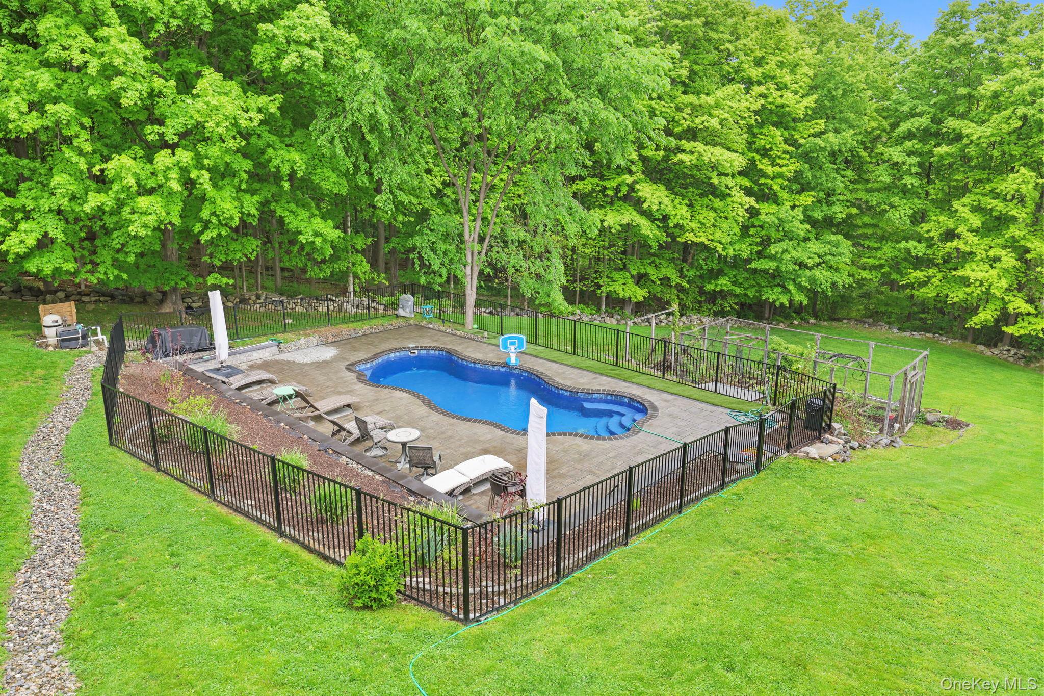 76 Eleanor Drive Property Photo 16