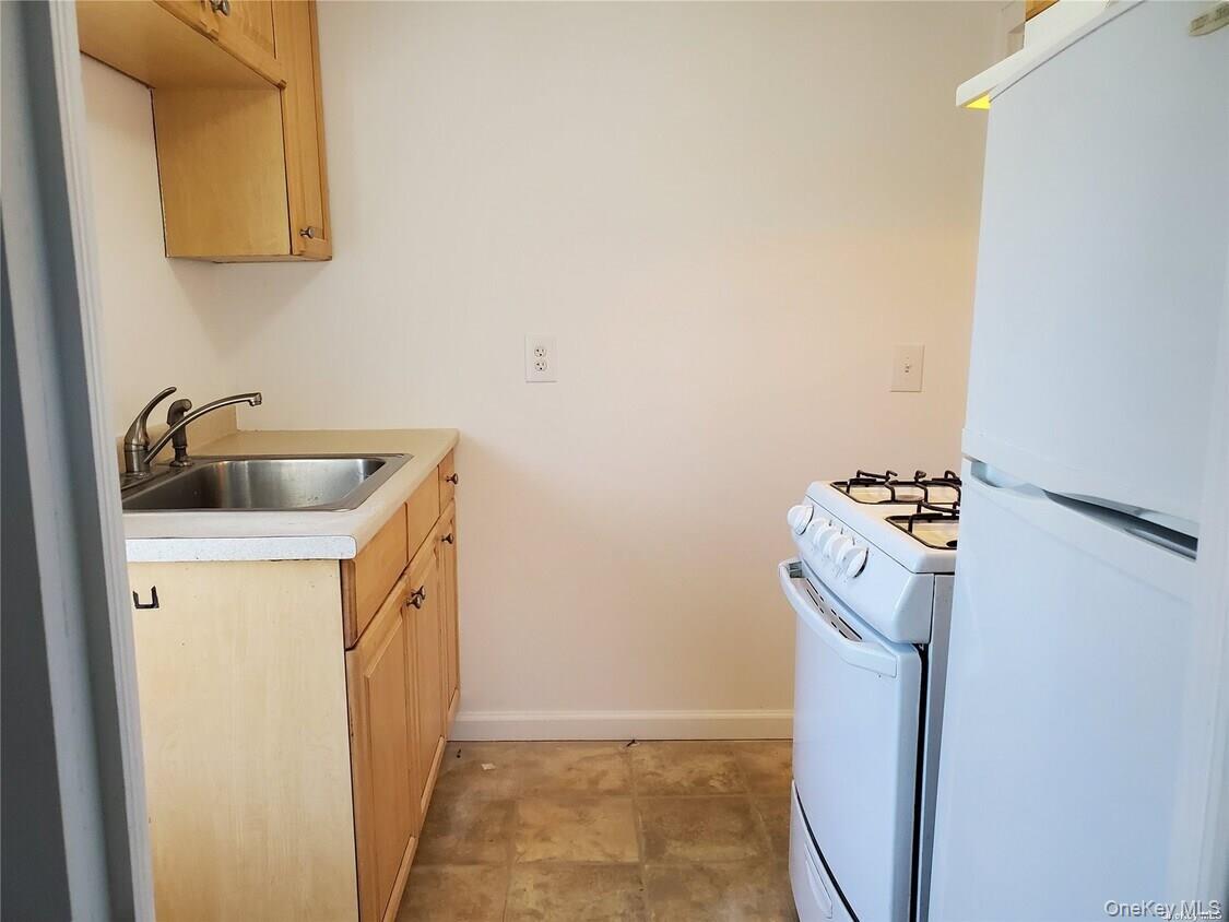 40 Amity Street Property Photo 7