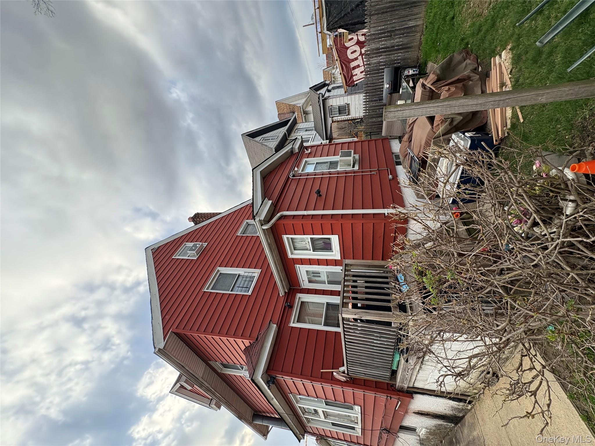 10409 189th Street Property Photo 4