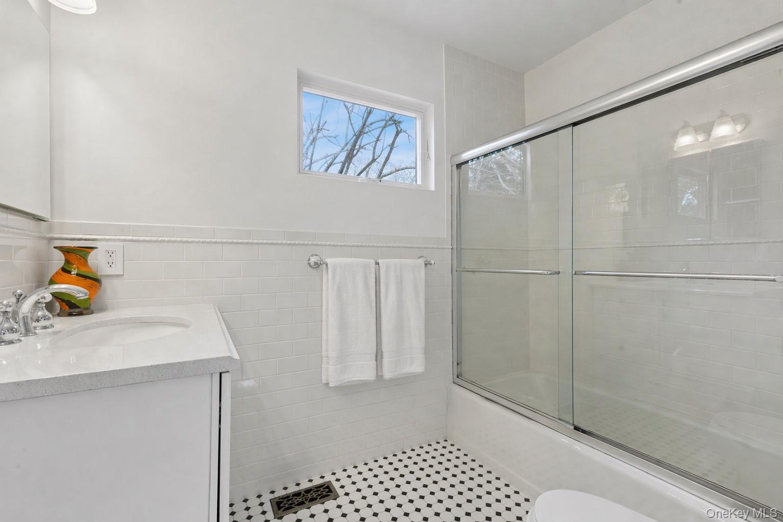 2 Acorn Path Property Photo 12