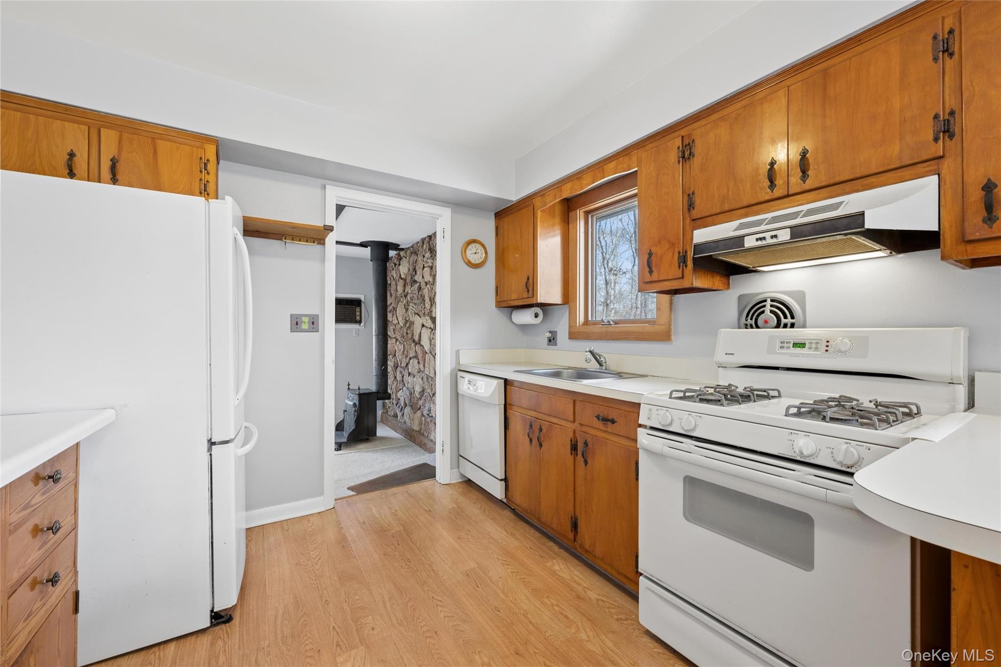 4 Columbine Avenue Property Photo 31