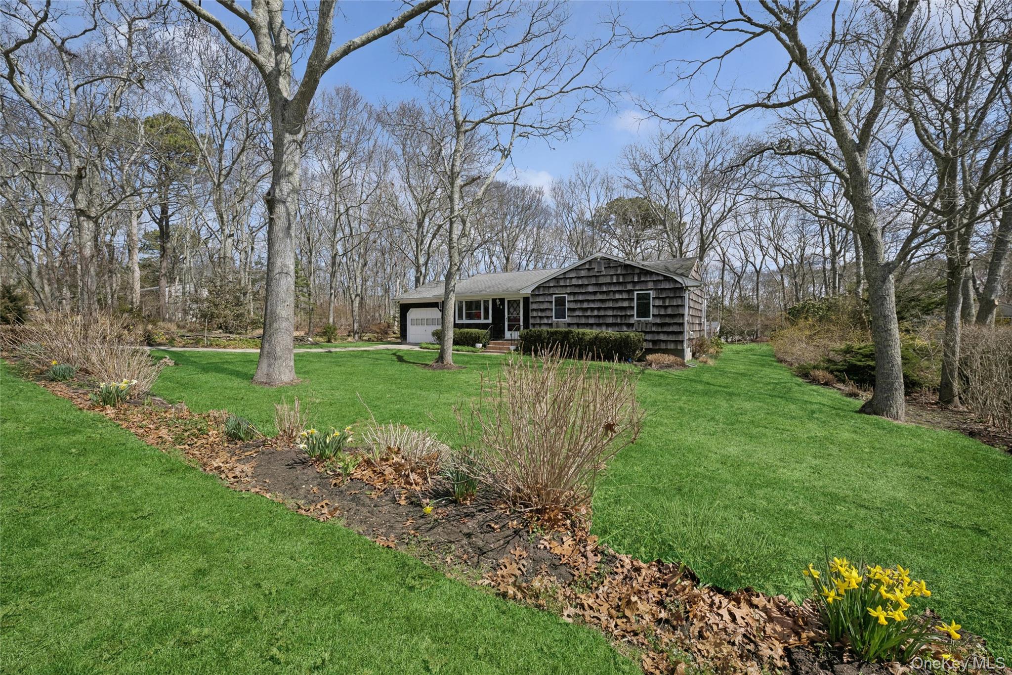 4 Columbine Avenue Property Photo 38