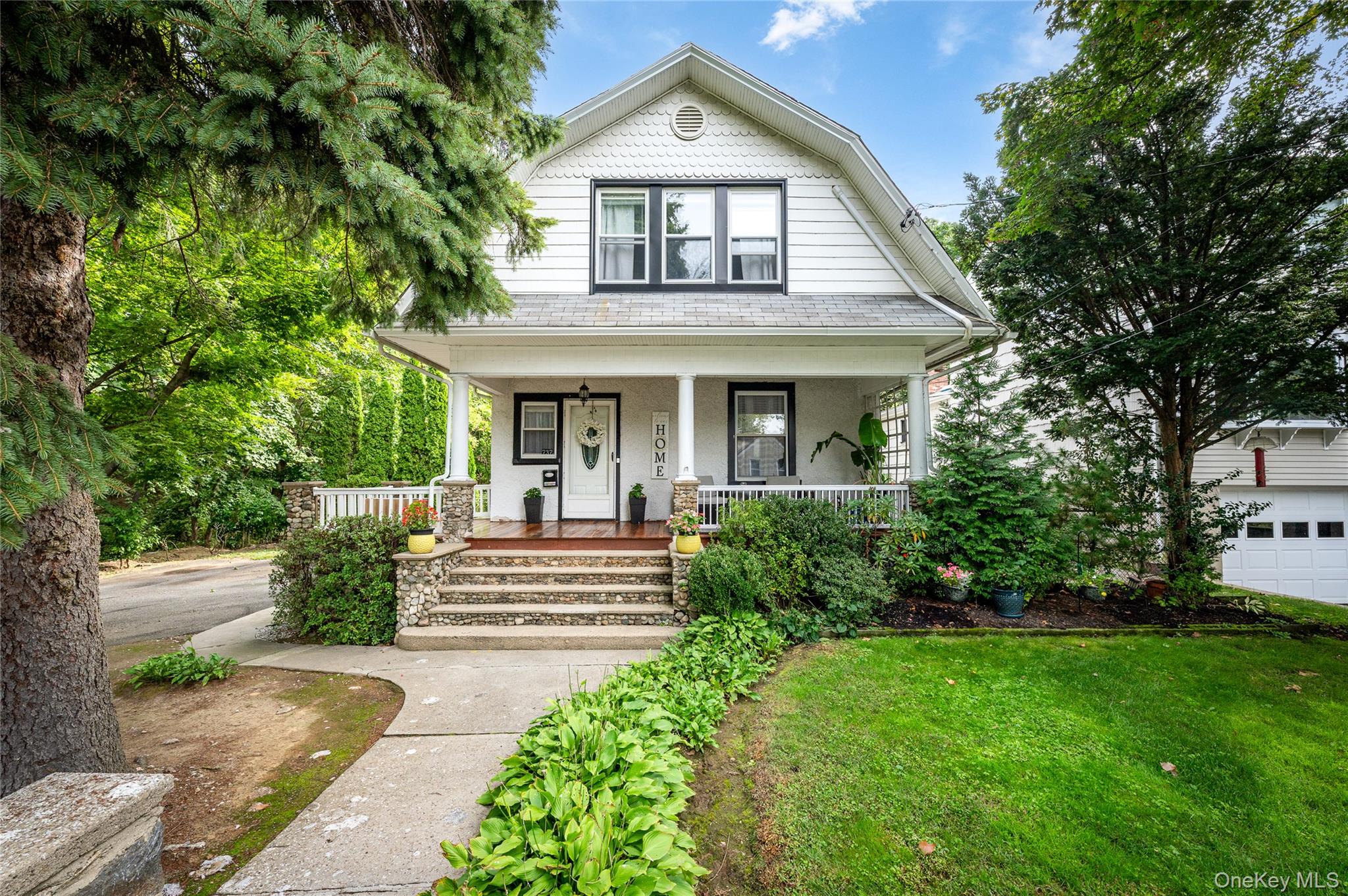 737 Bradley Street Property Photo 1