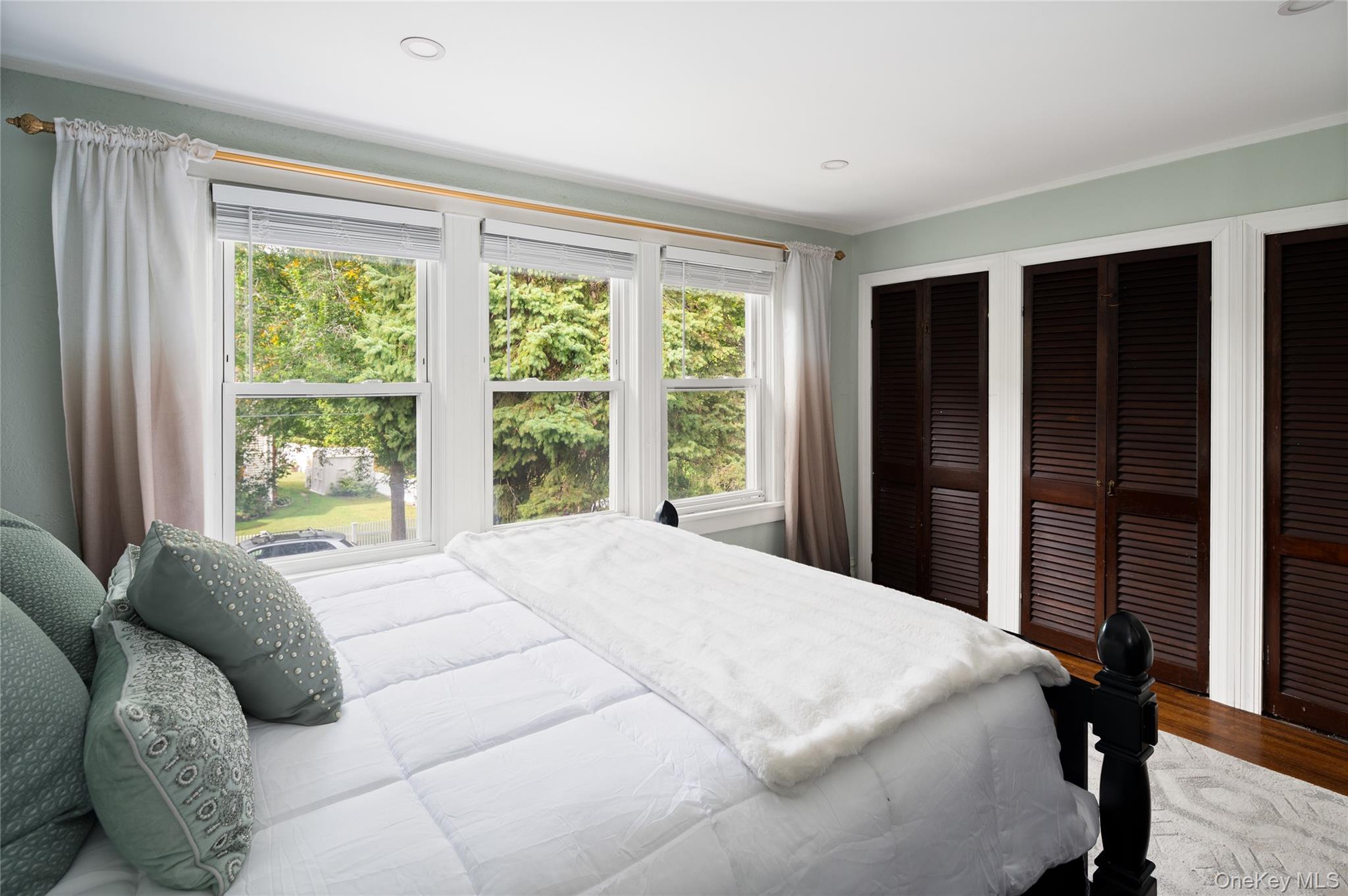 737 Bradley Street Property Photo 18