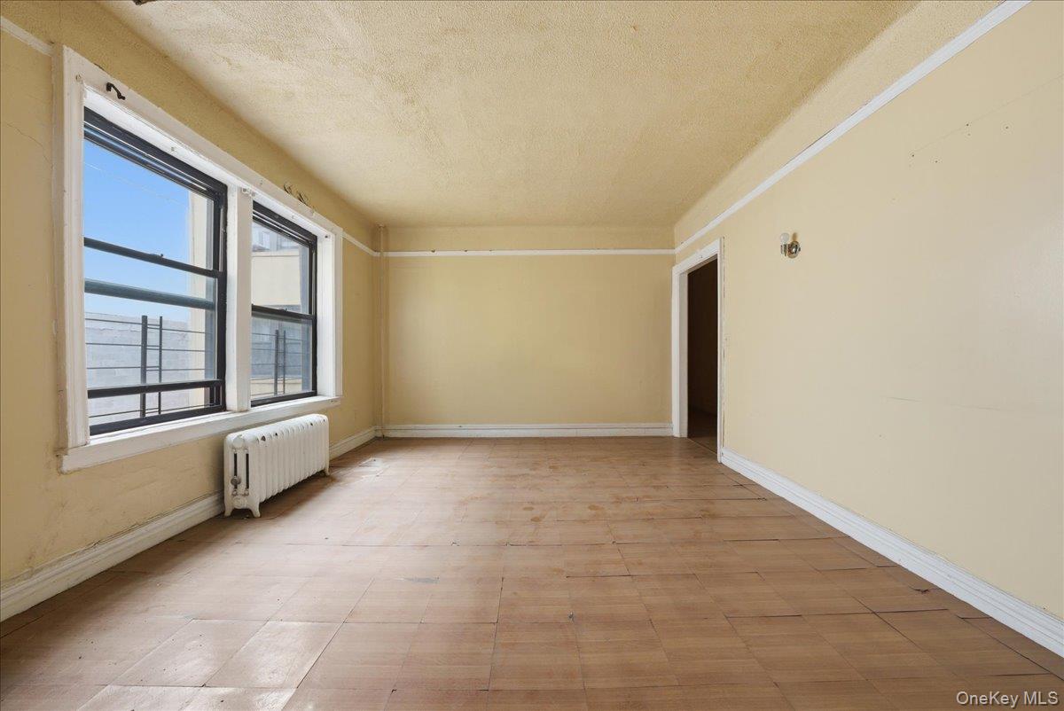 1715 Nelson Avenue 5g Property Photo 3
