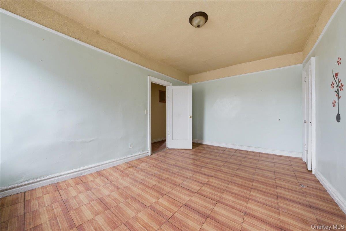 1715 Nelson Avenue 5g Property Photo 9