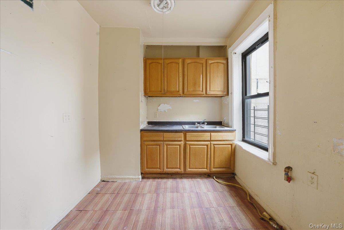 1715 Nelson Avenue 5g Property Photo 13