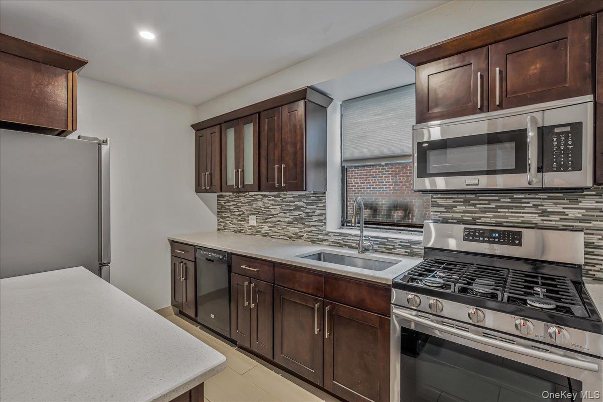 7423 Ridge Boulevard 6c Property Photo 2