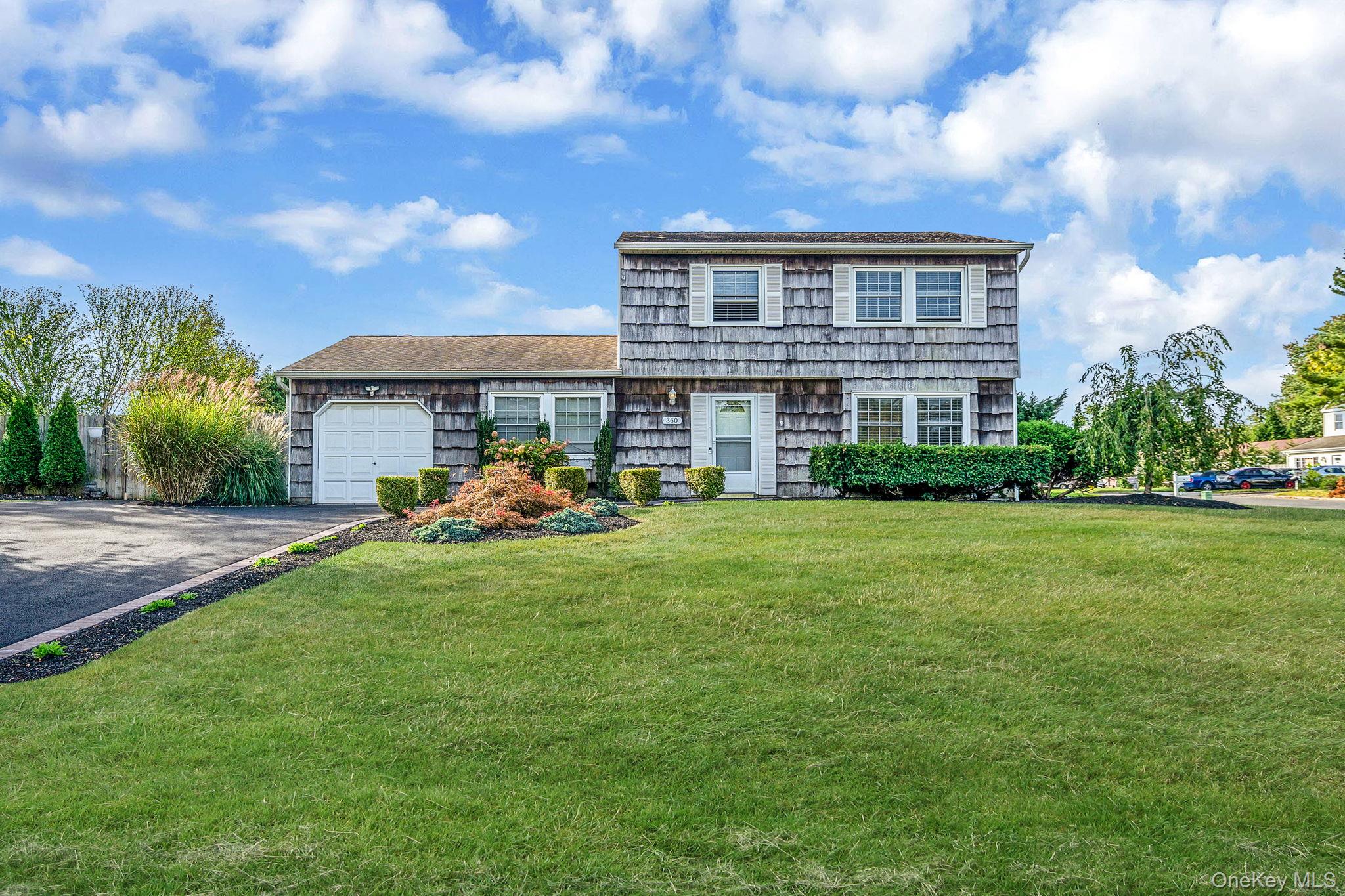 360 Woodside Avenue Property Photo 1