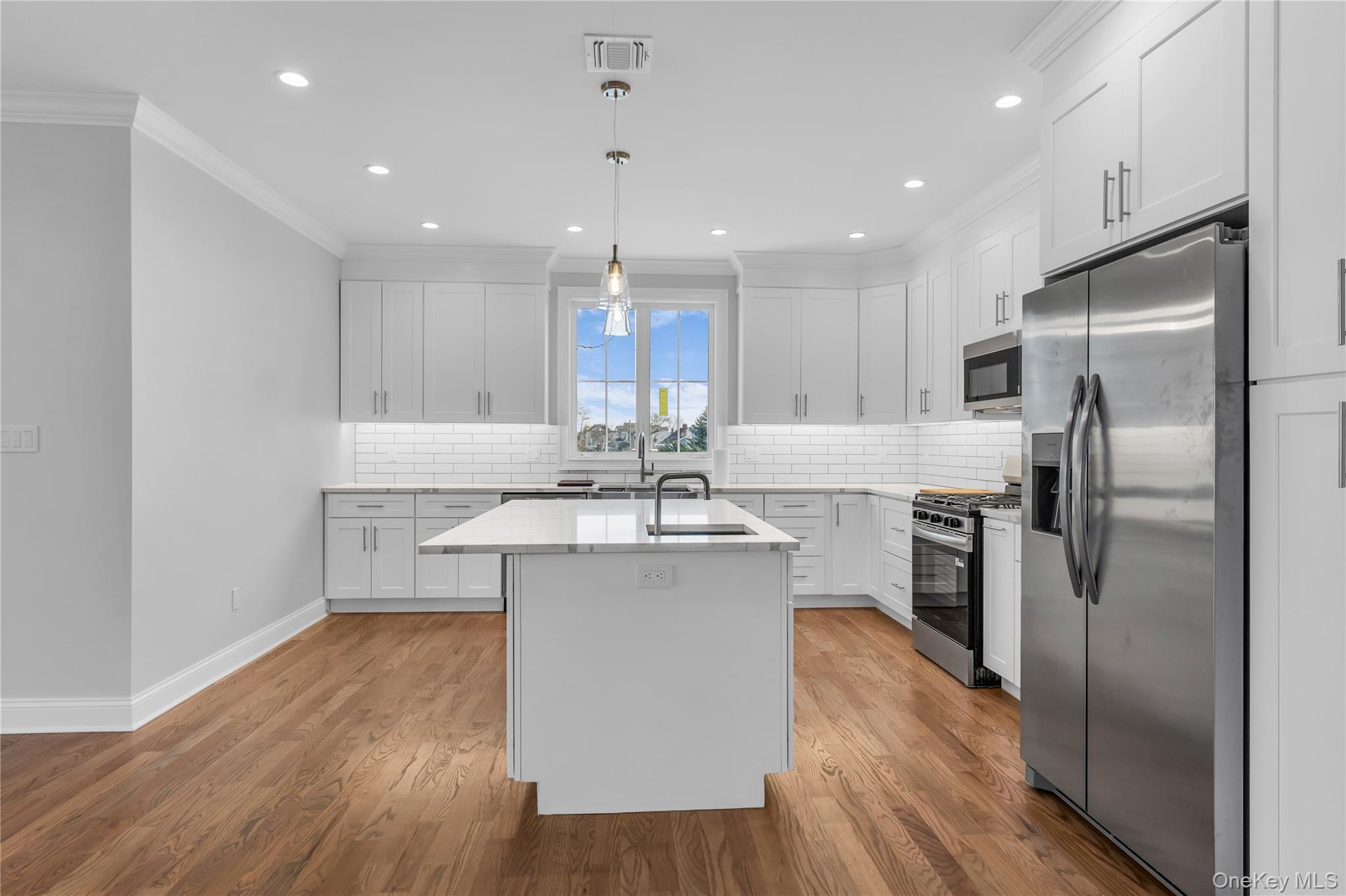 2437 Archer Street Property Photo 6