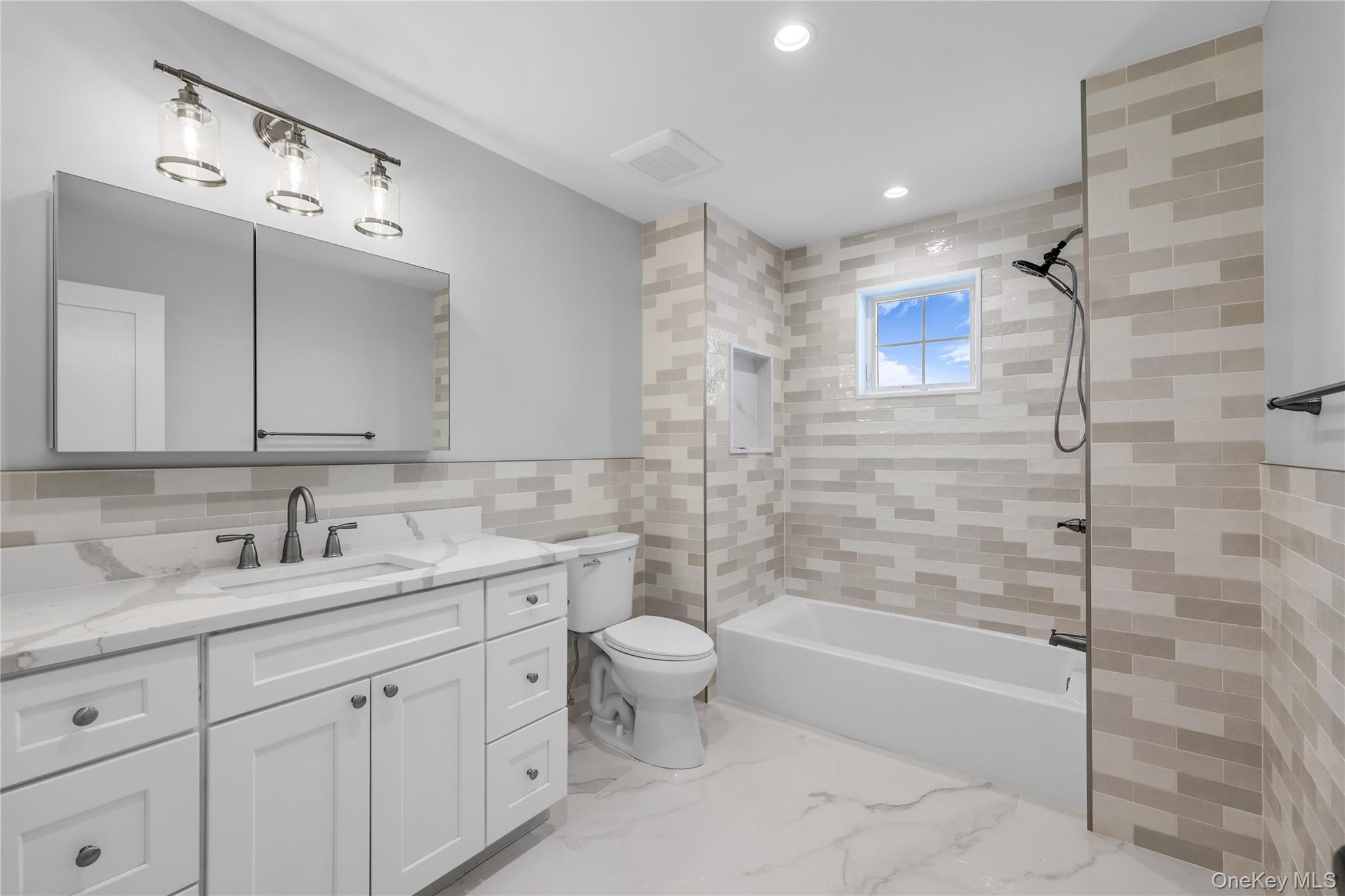 2437 Archer Street Property Photo 13