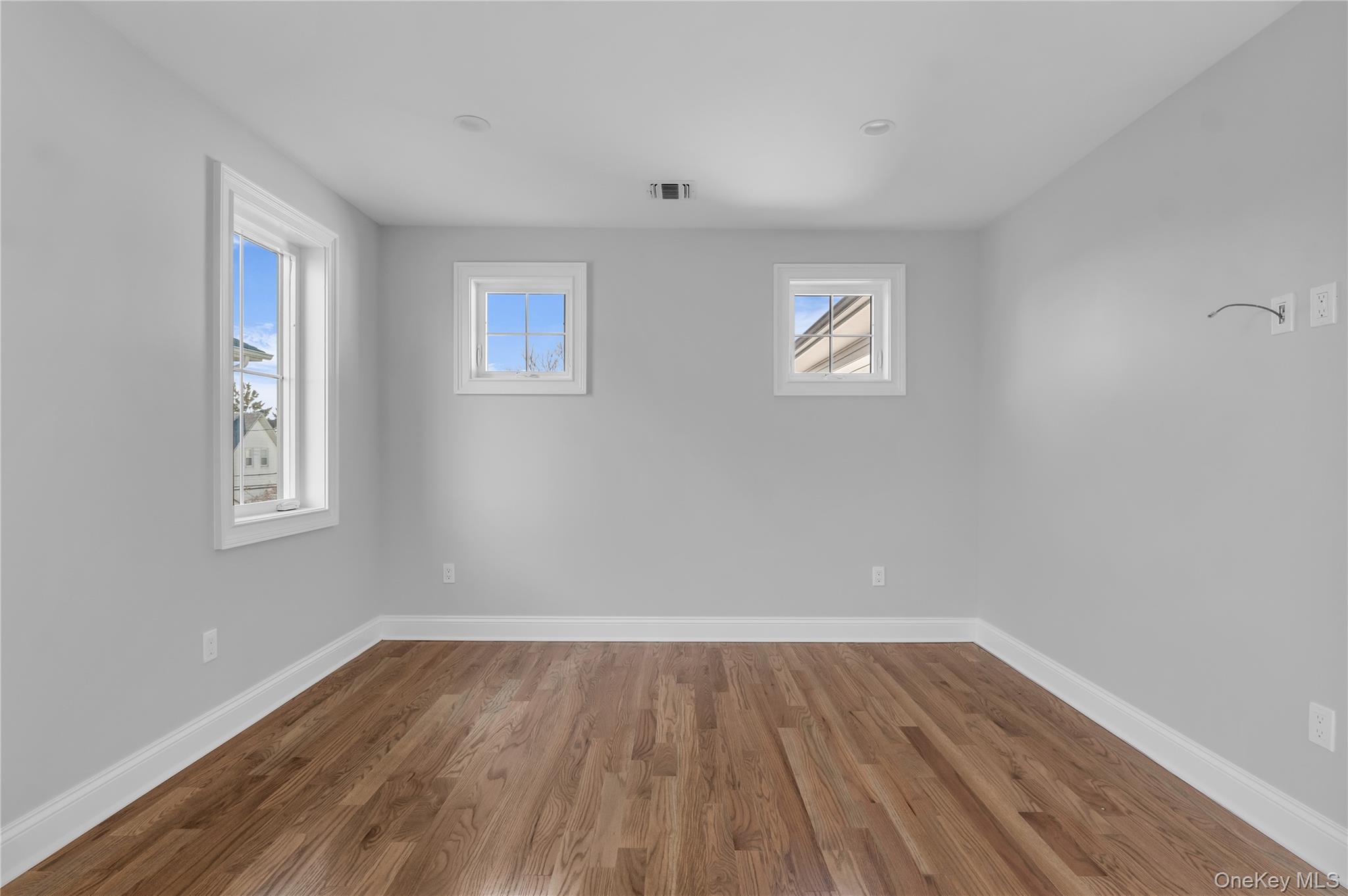 2437 Archer Street Property Photo 14