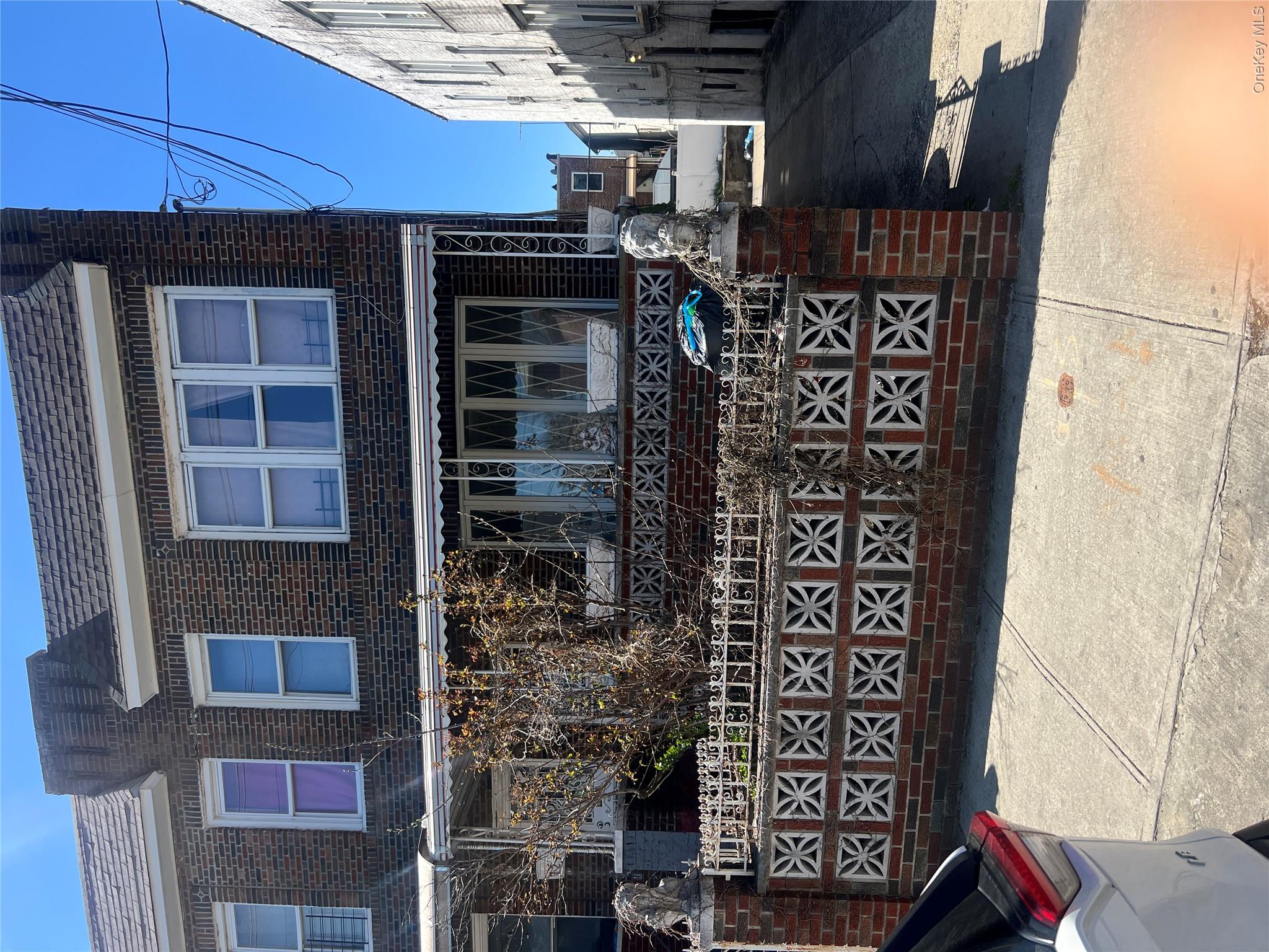 720 E 53rd Street Property Photo 3