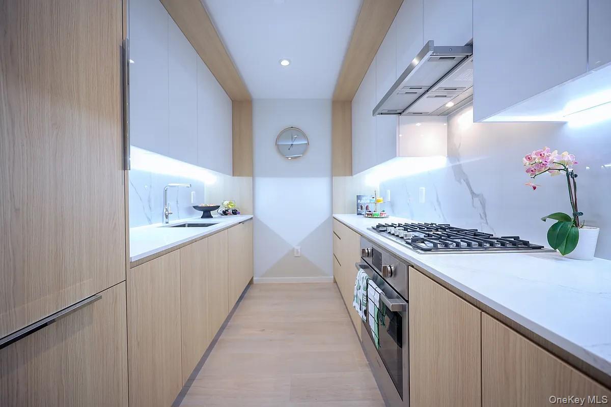 40-22 61st Street 5e Property Photo 3