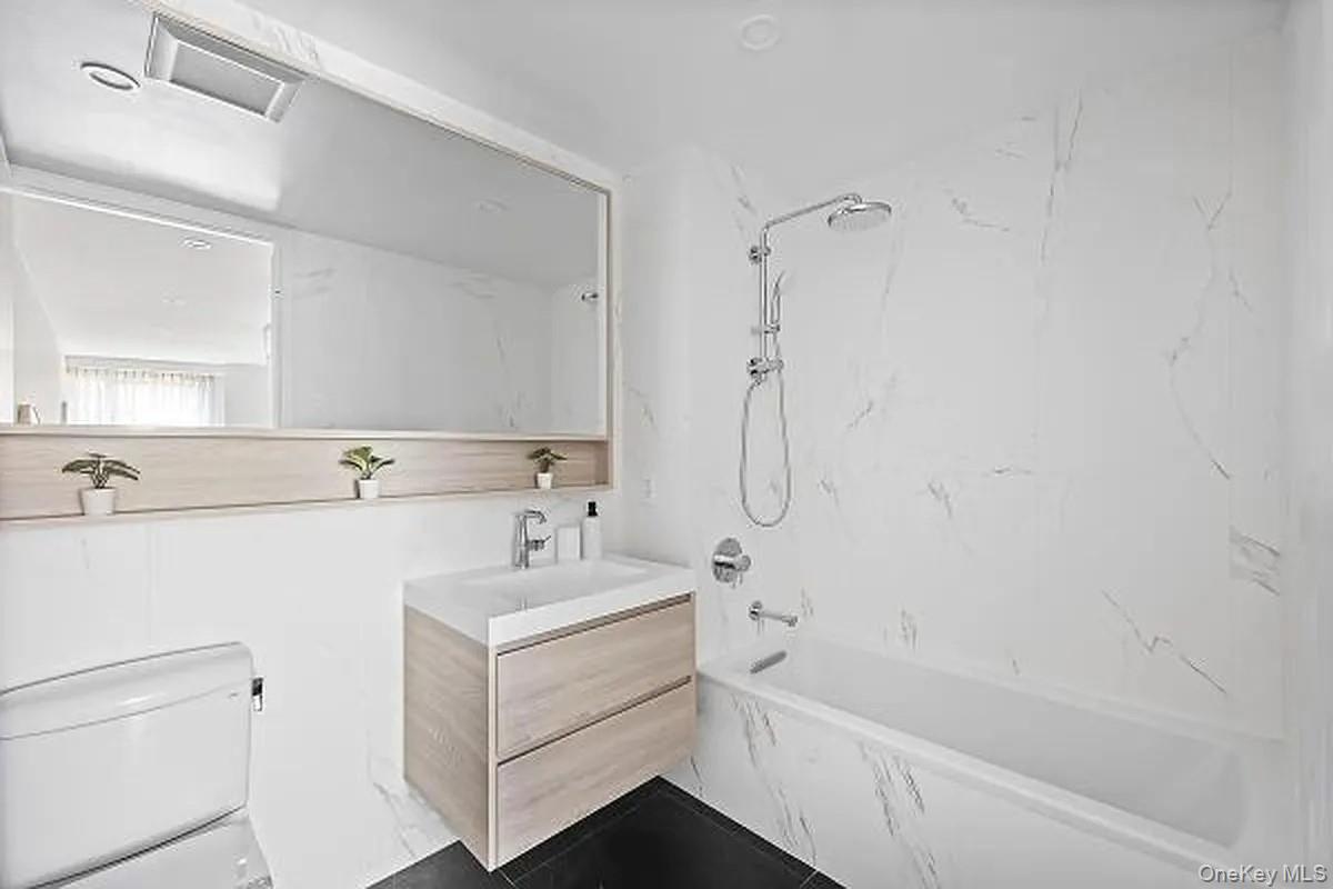 40-22 61st Street 5e Property Photo 6
