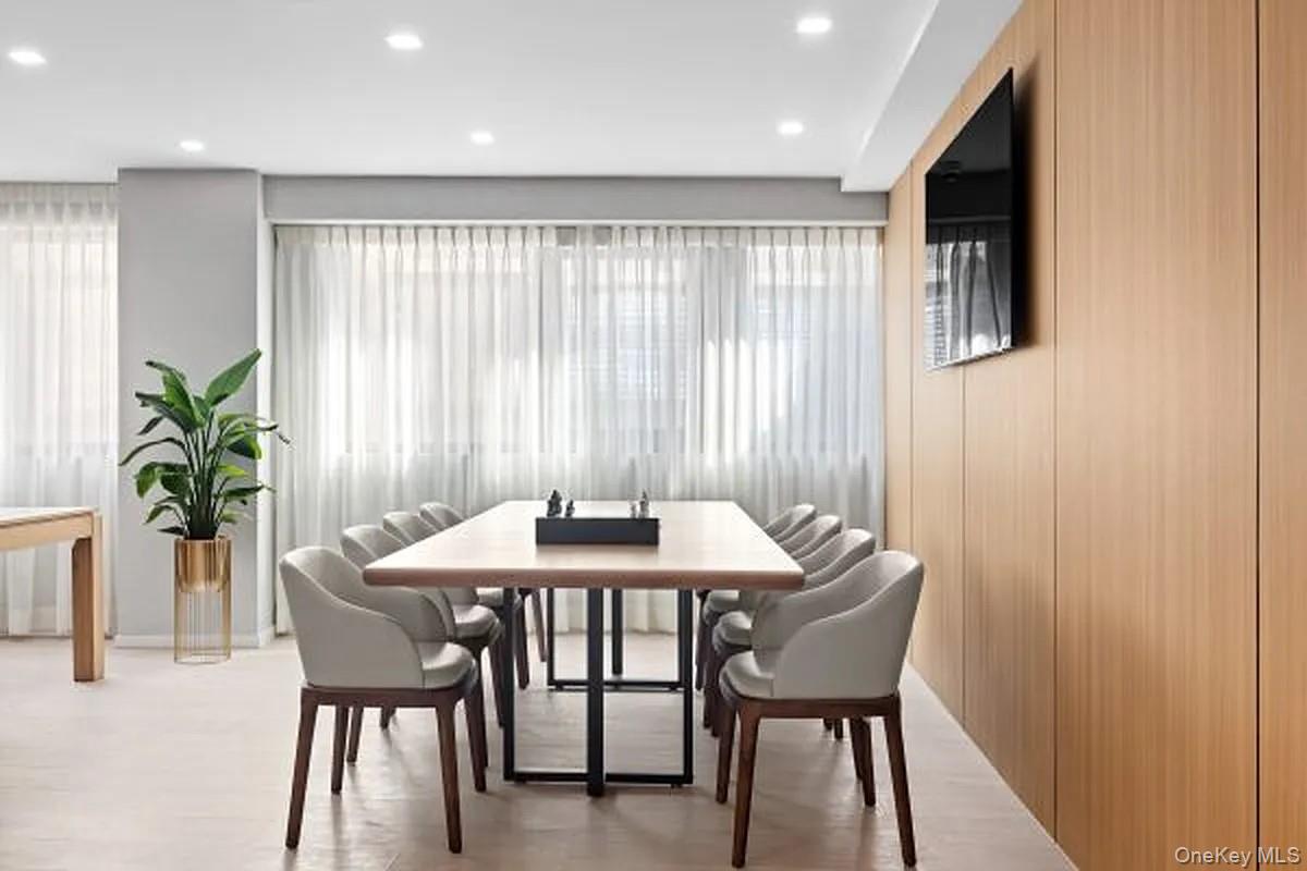 40-22 61st Street 5e Property Photo 11