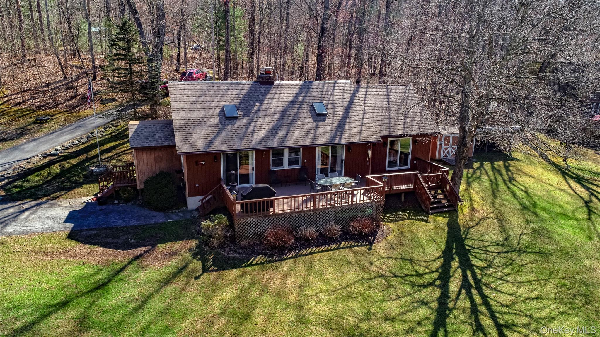 19 Arrowhead Lane Property Photo 1