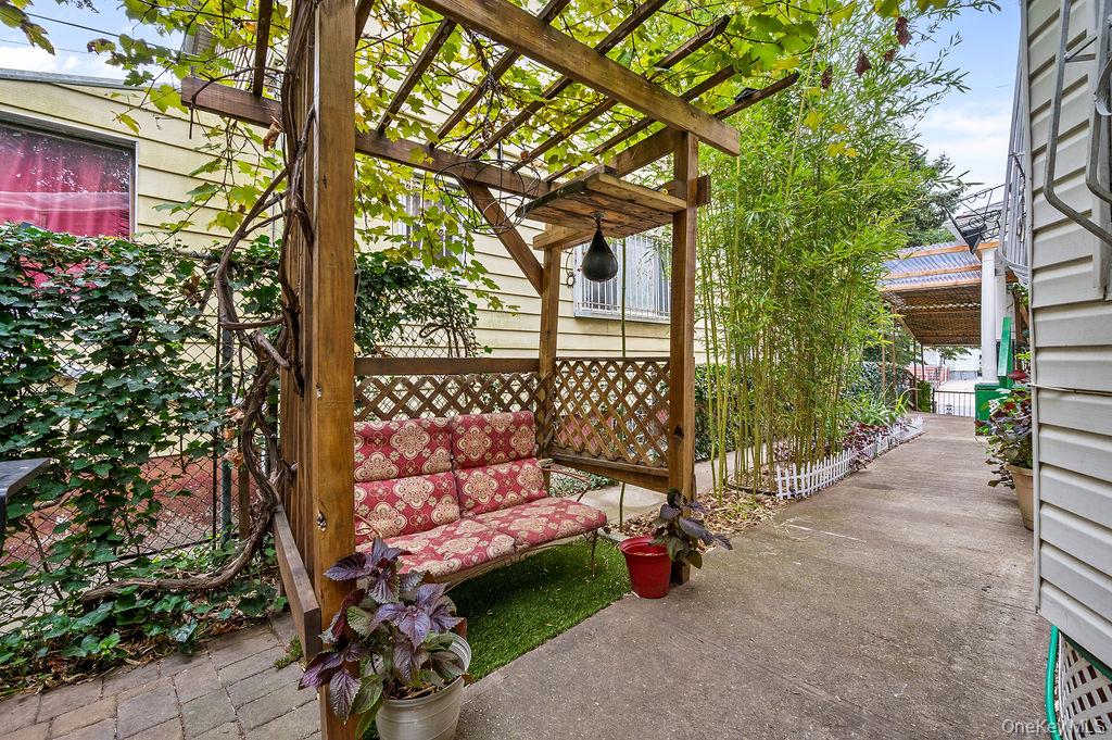 455 E 28th Street Property Photo 26
