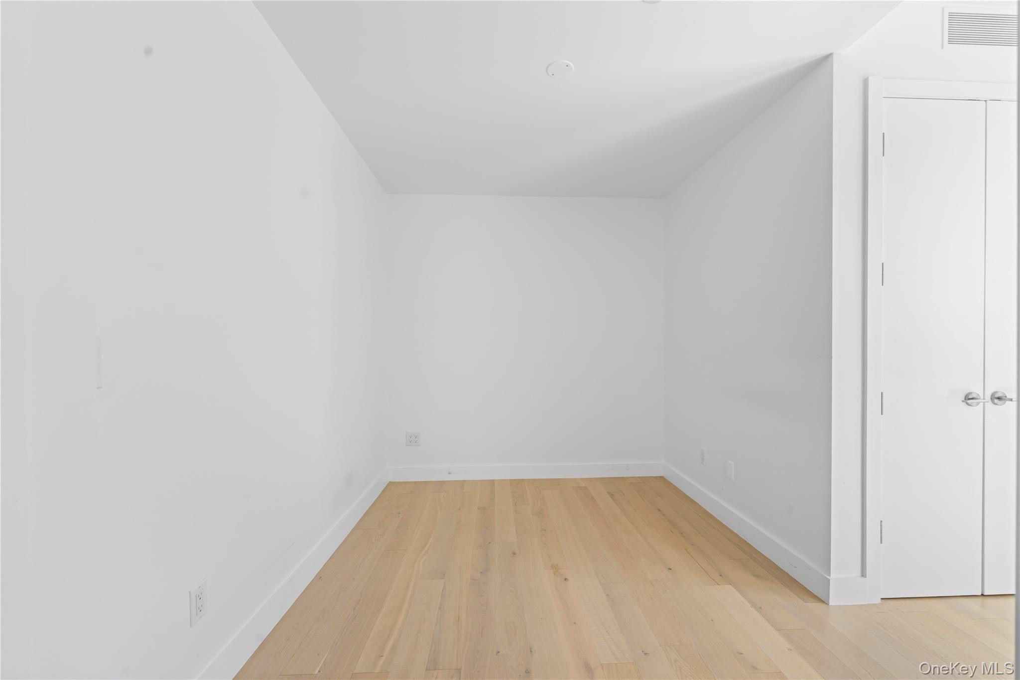 136-18 Maple Avenue 5f Property Photo 10