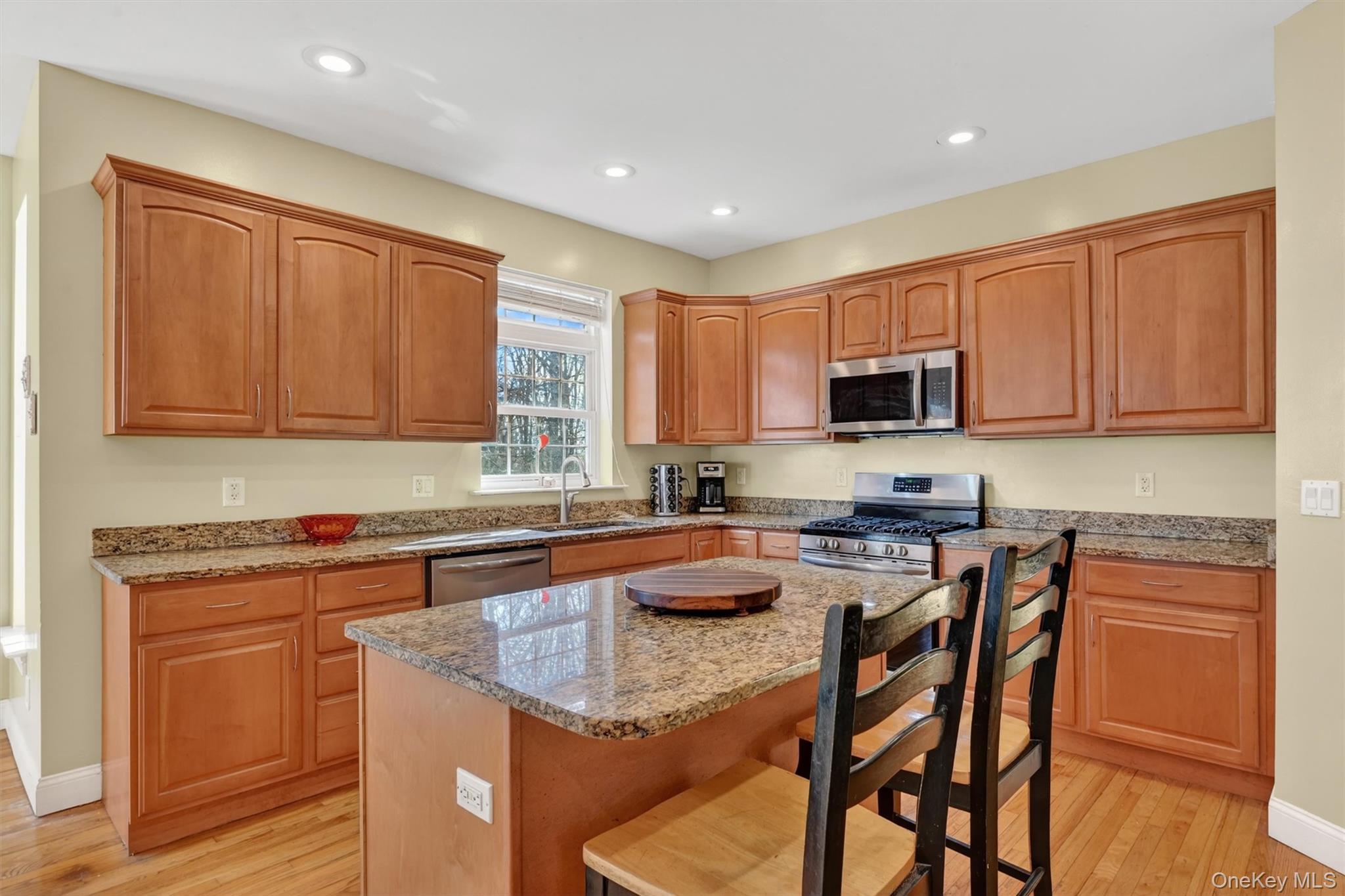 47 Willets Way Property Photo 6