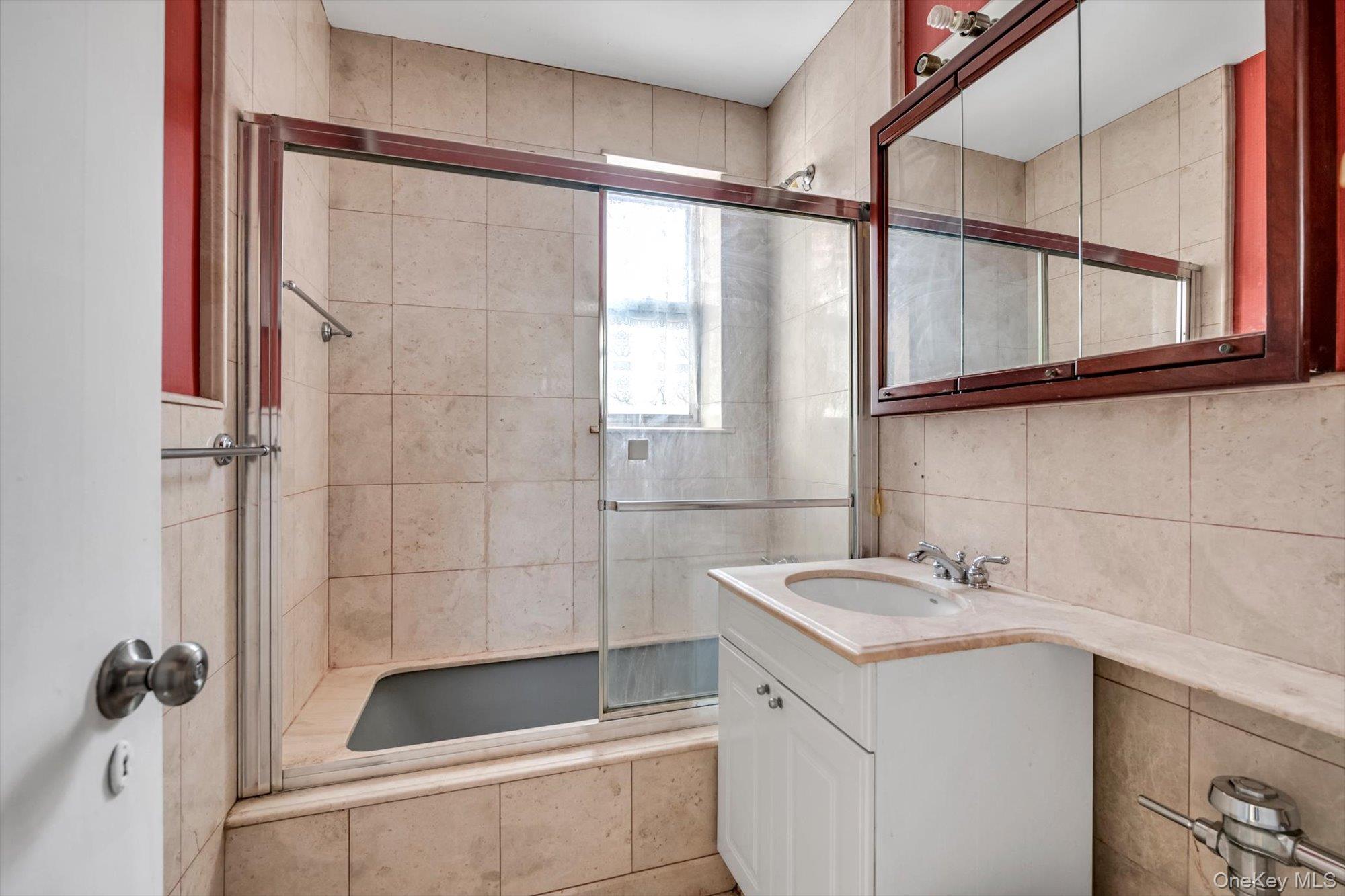 79-10 34th Avenue 7w Property Photo 13