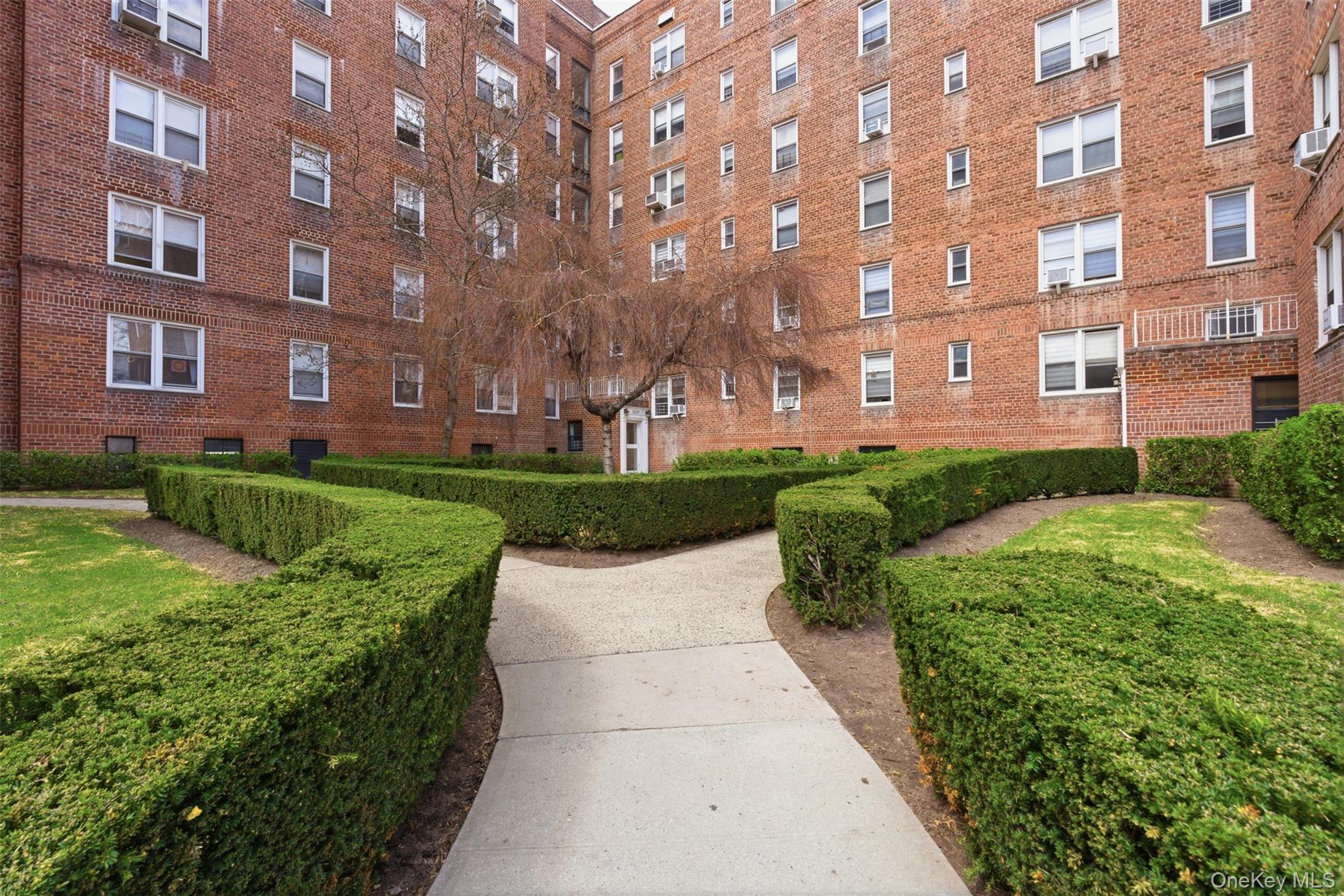 5639 Netherland Avenue 5C Property Photo 1
