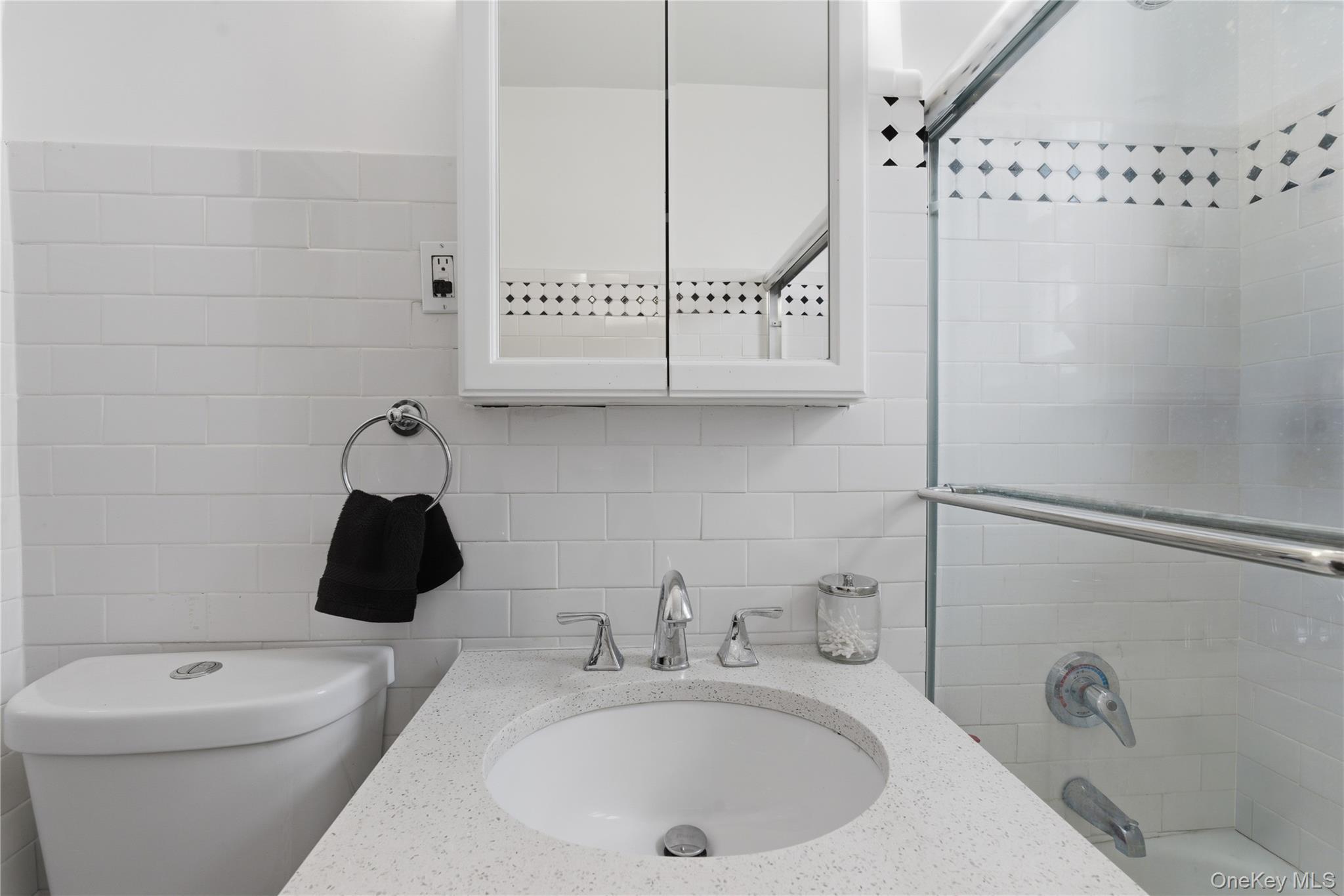 5639 Netherland Avenue 5c Property Photo 15