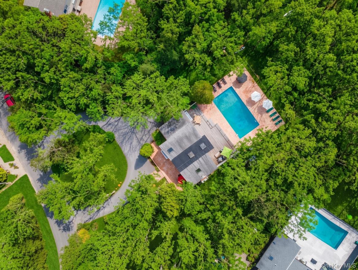 44 Diane Drive Property Photo 1