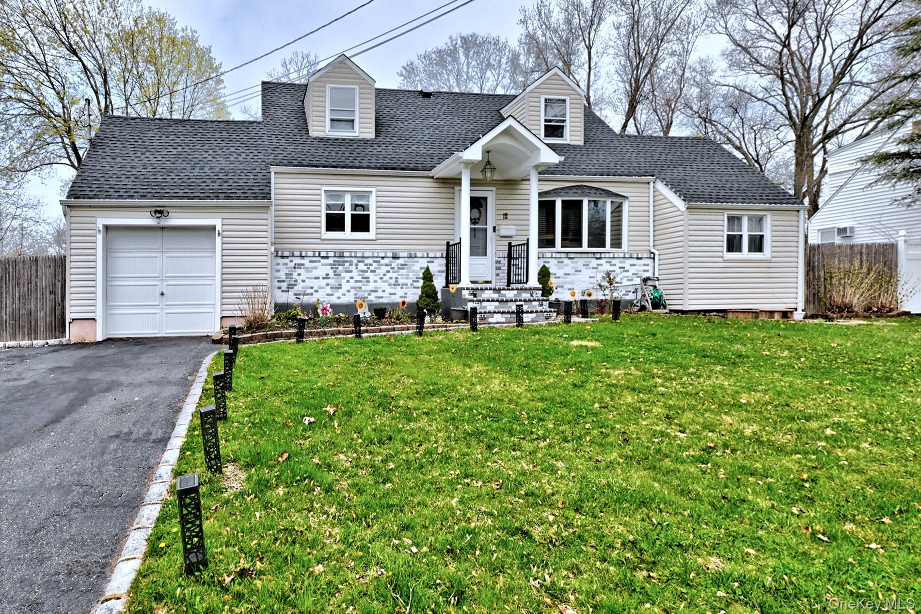 12 Bruce Lane Property Photo 1