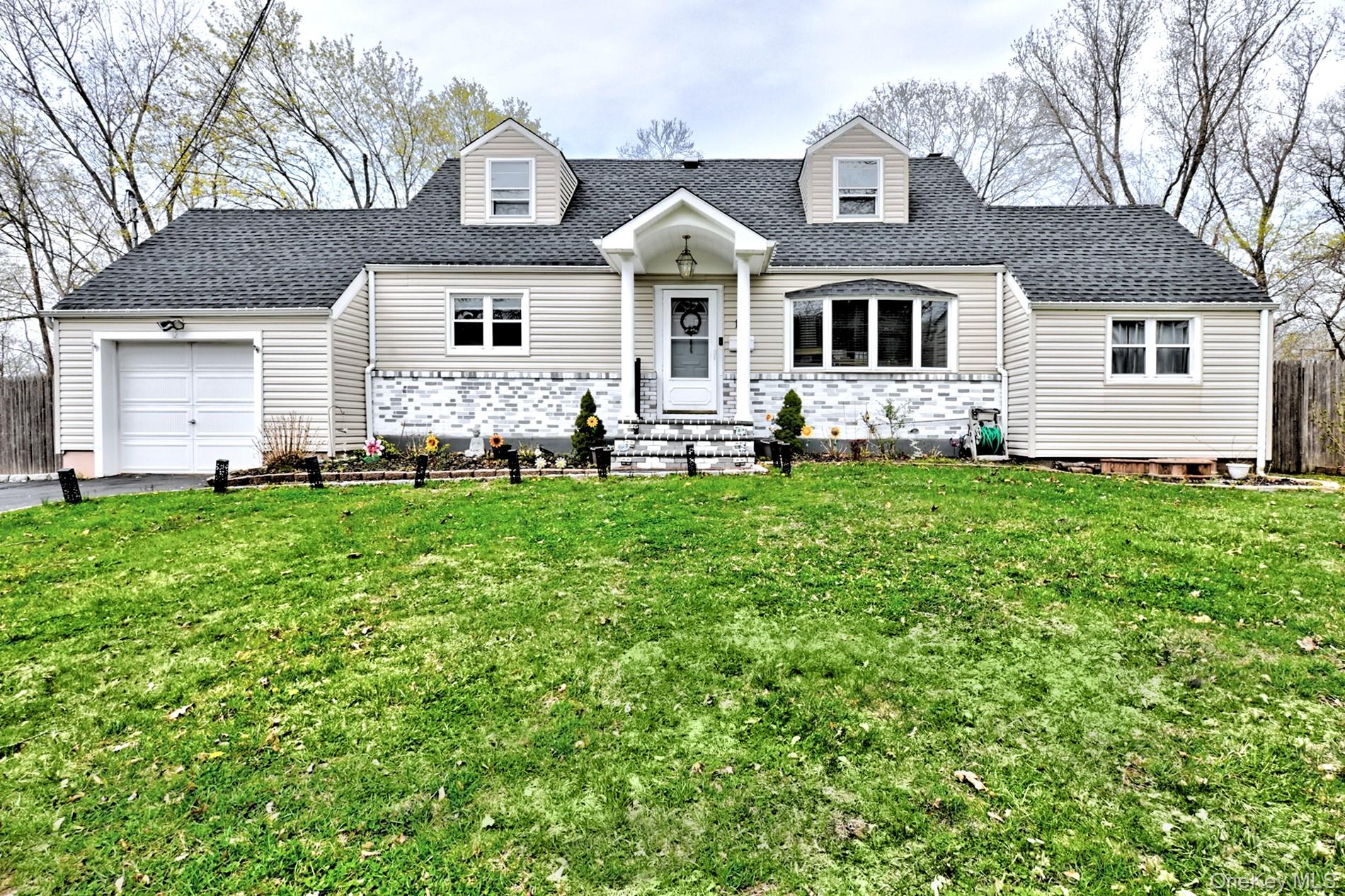12 Bruce Lane Property Photo 2