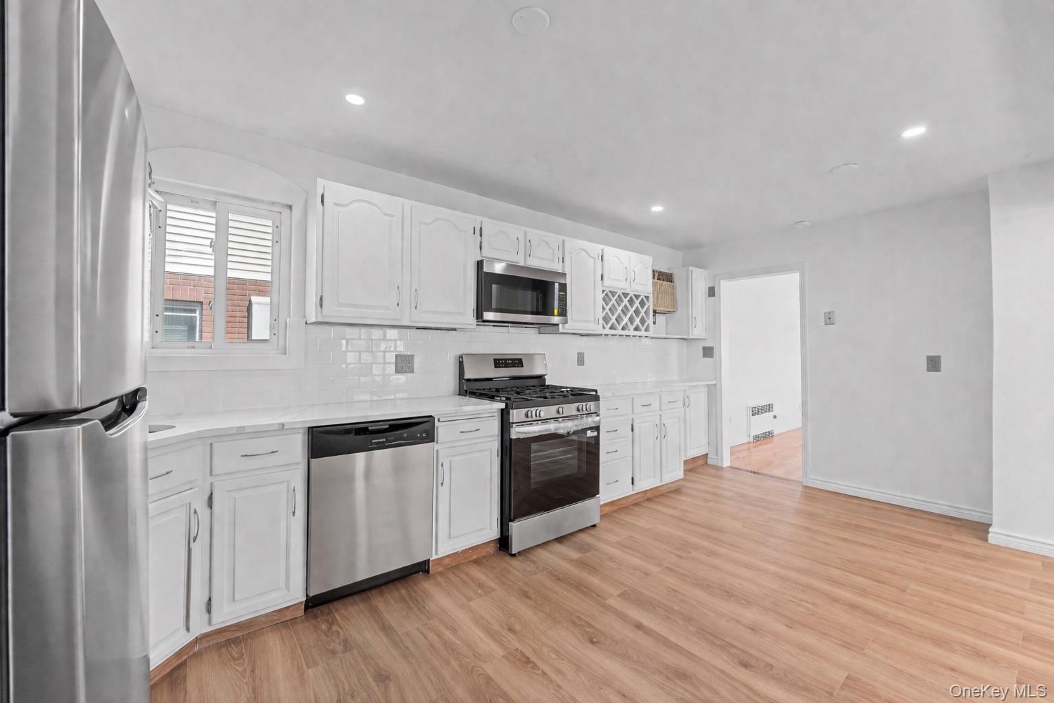 224 W Broadway Property Photo 9