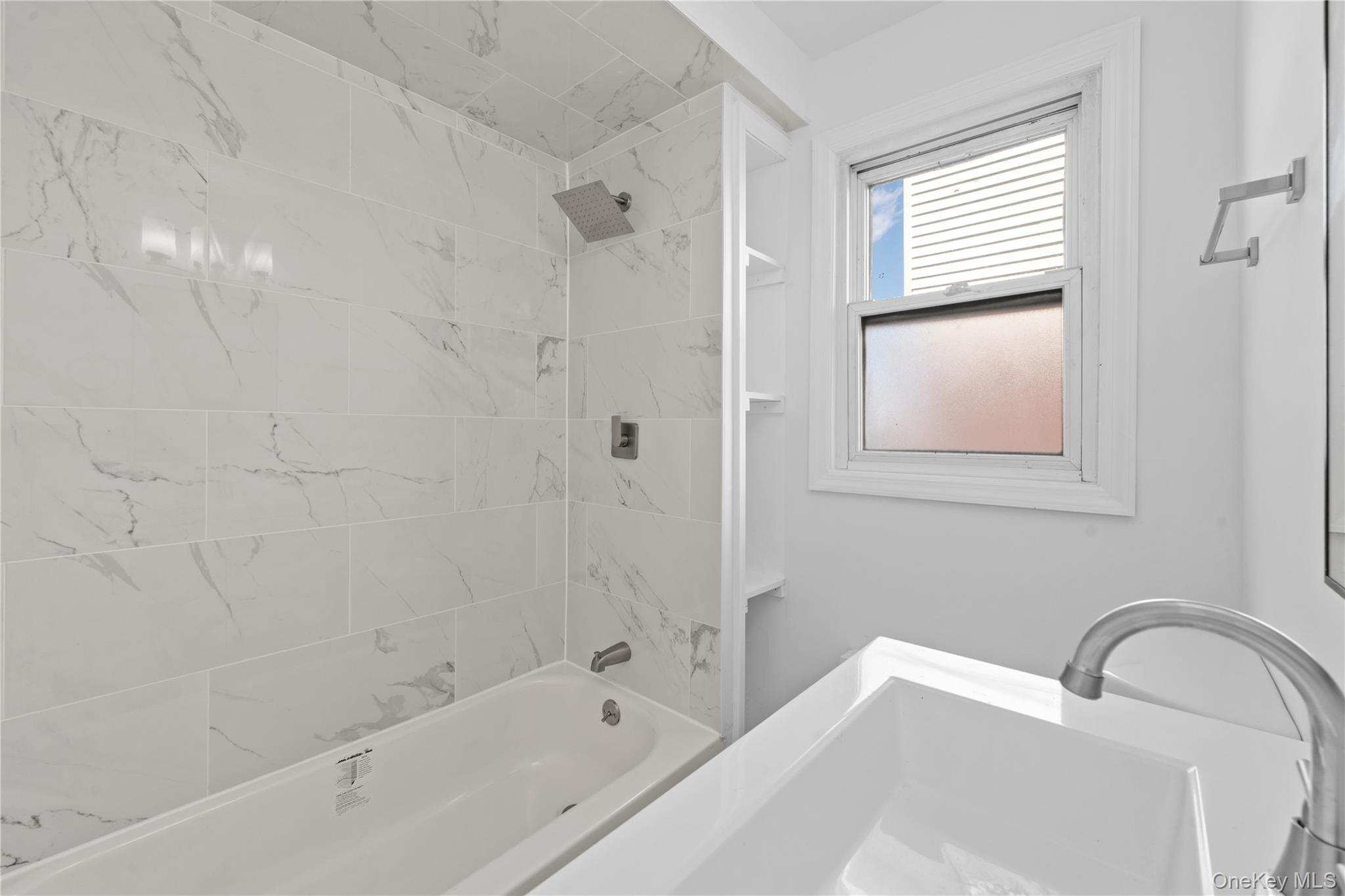 224 W Broadway Property Photo 12
