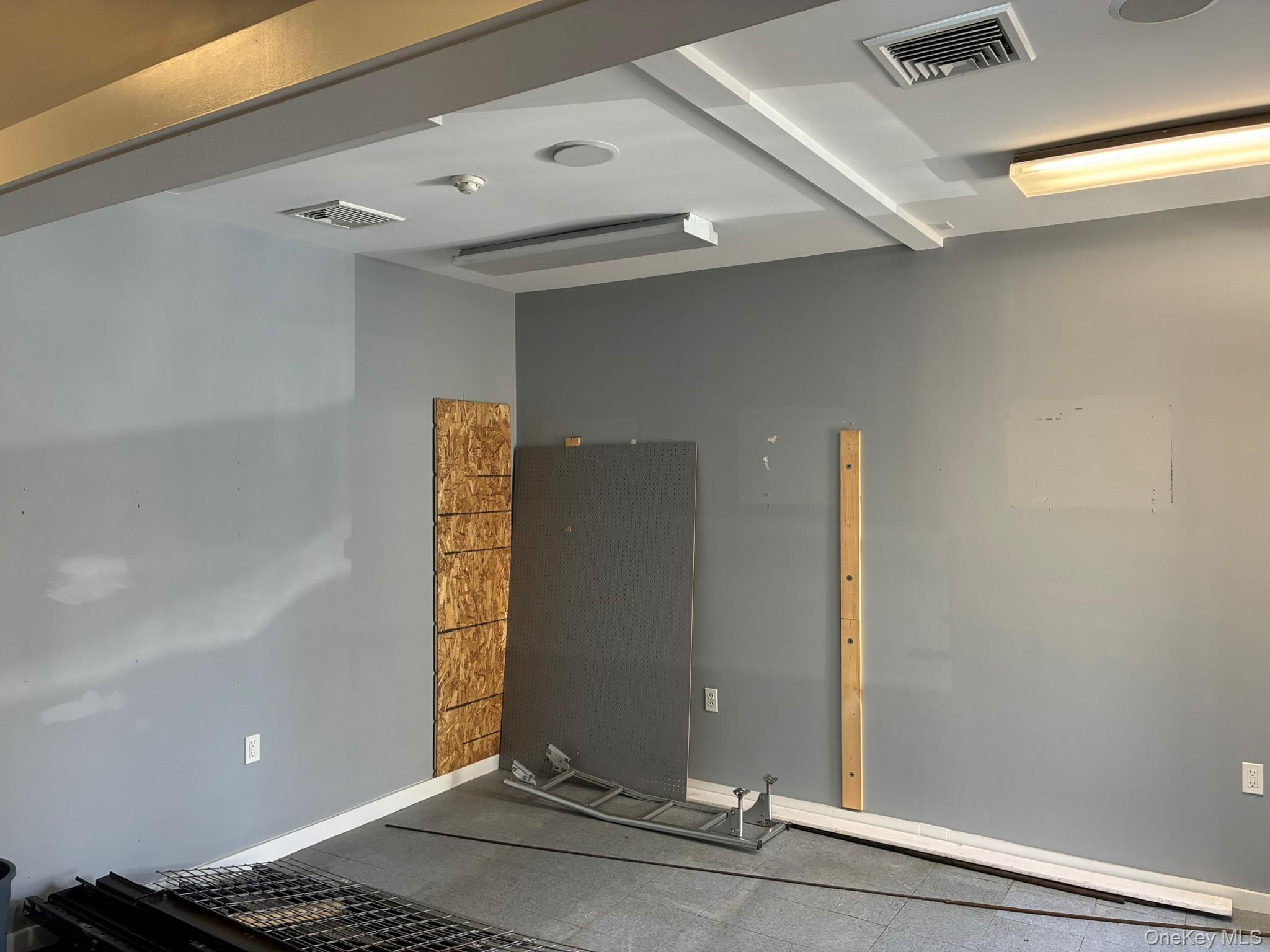 100 E Railroad Avenue Property Photo 8