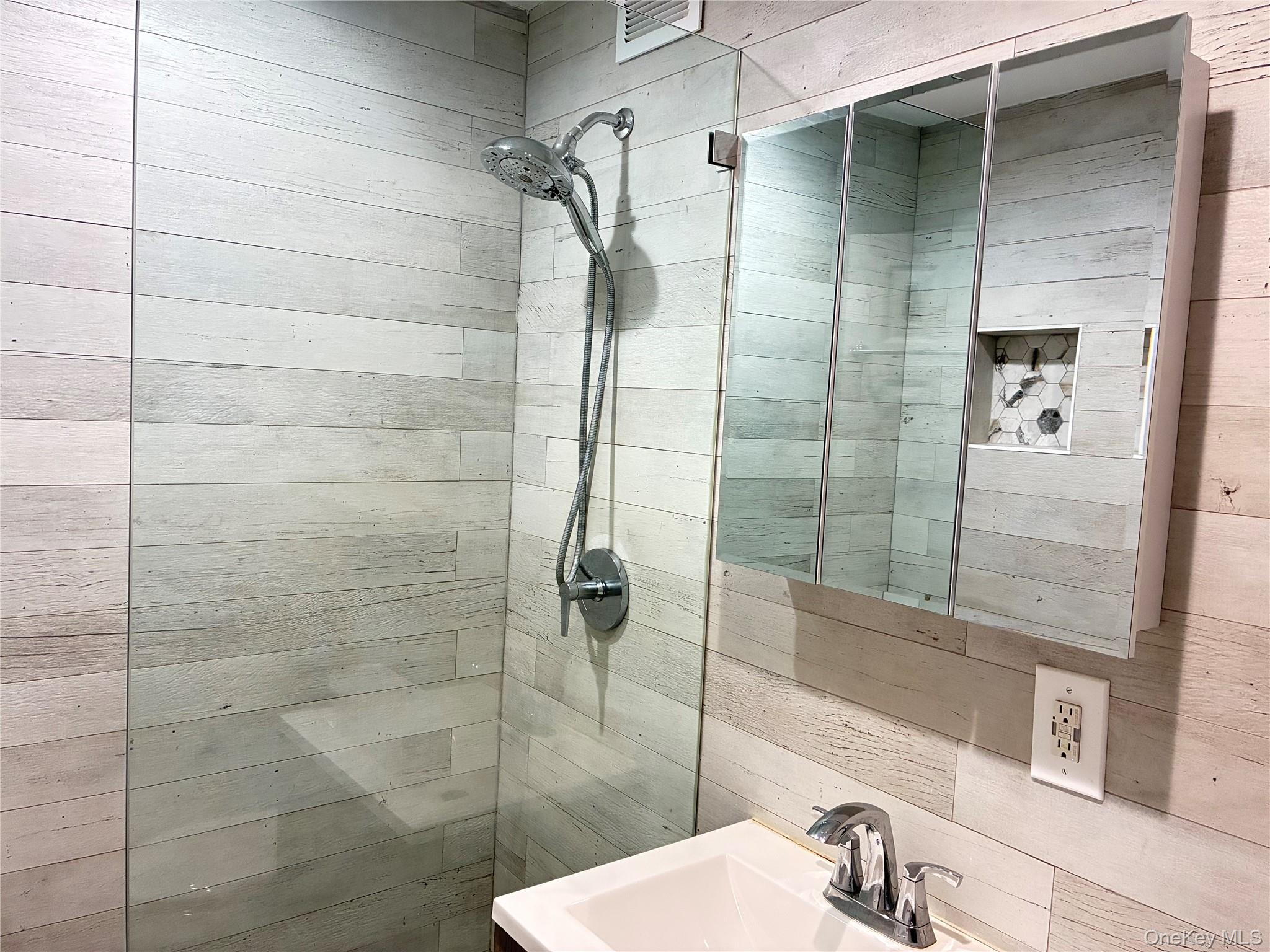 1 E Broadway 7b Property Photo 20