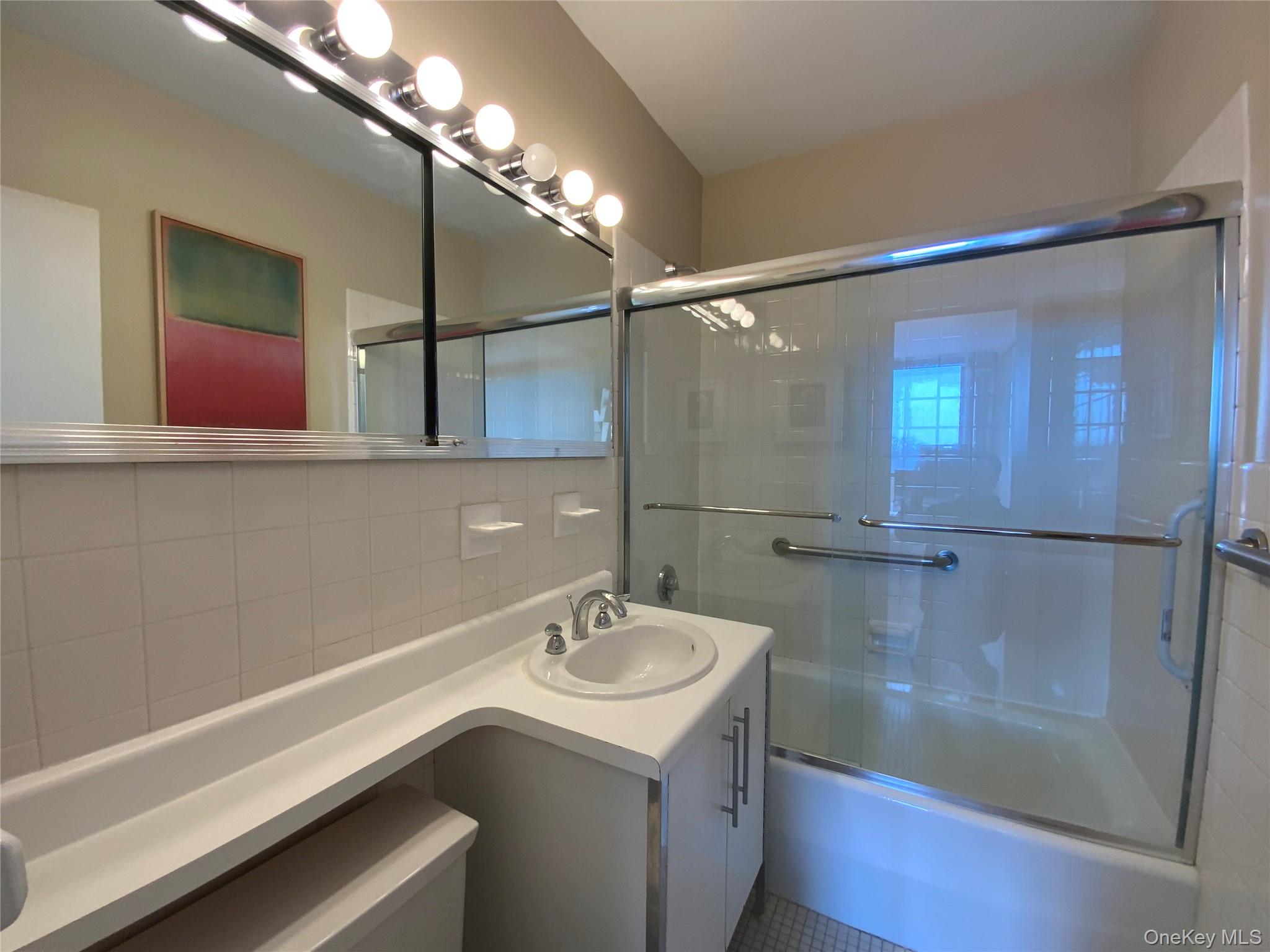 26910 Grand Central Parkway 3x Property Photo 15