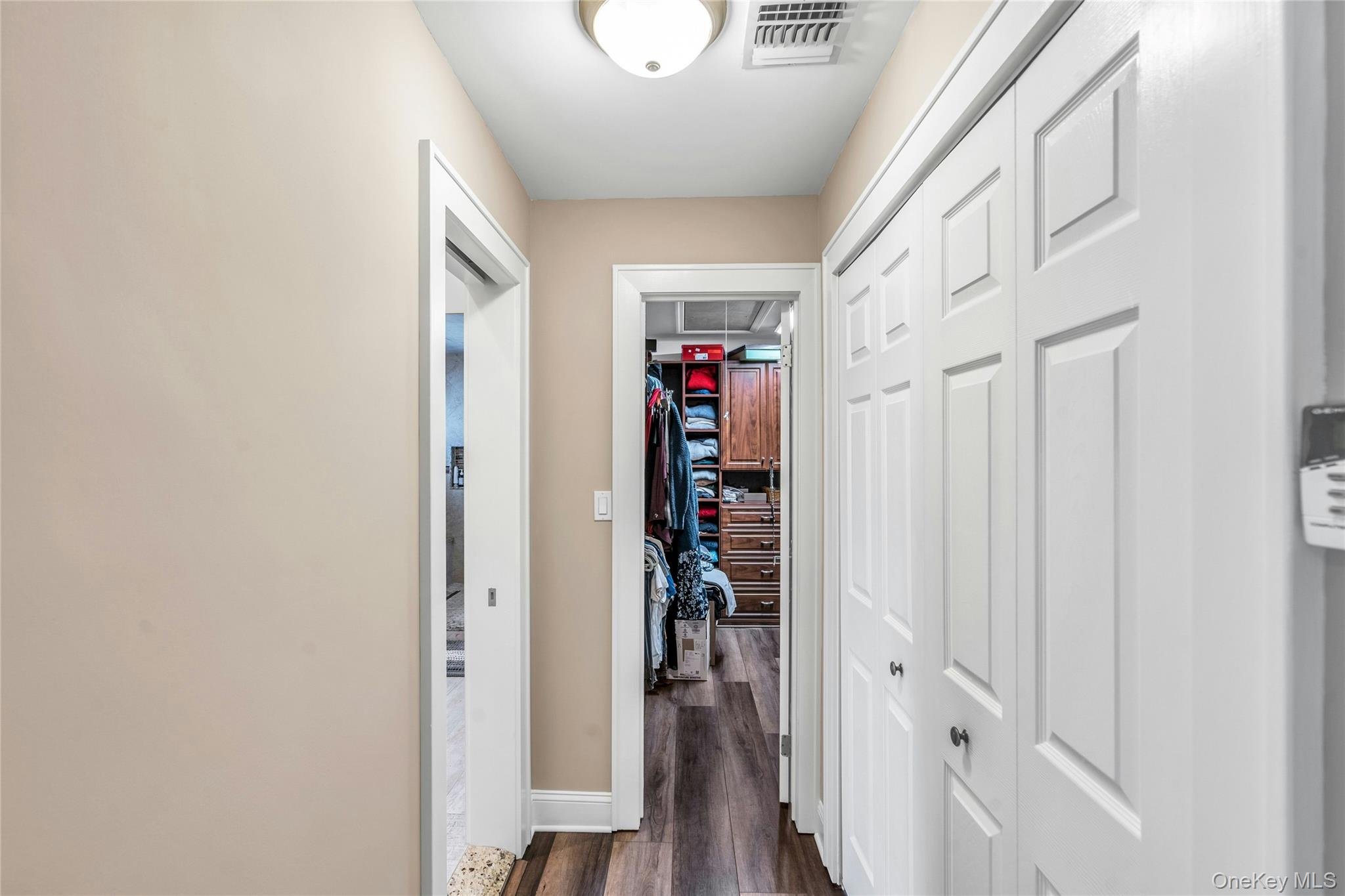 1 Kings Court Property Photo 28