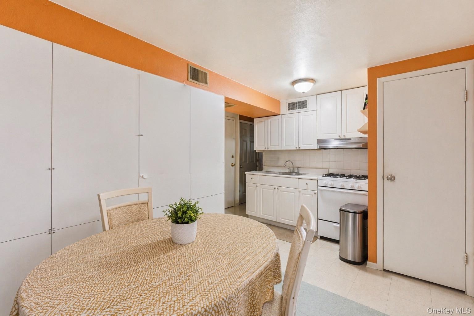 106 Bergold Street Property Photo 16