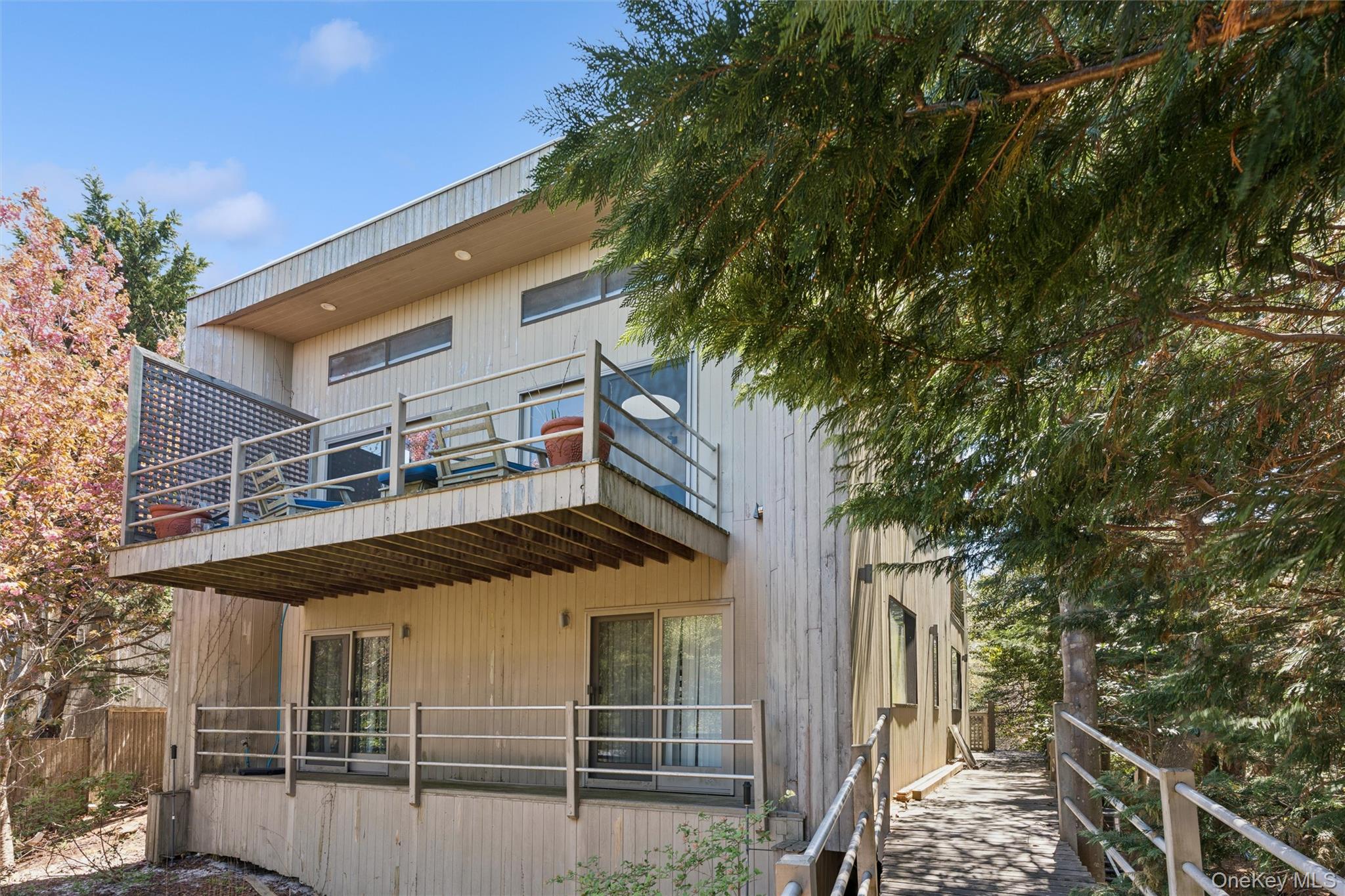 287 Bay Walk Property Photo 1