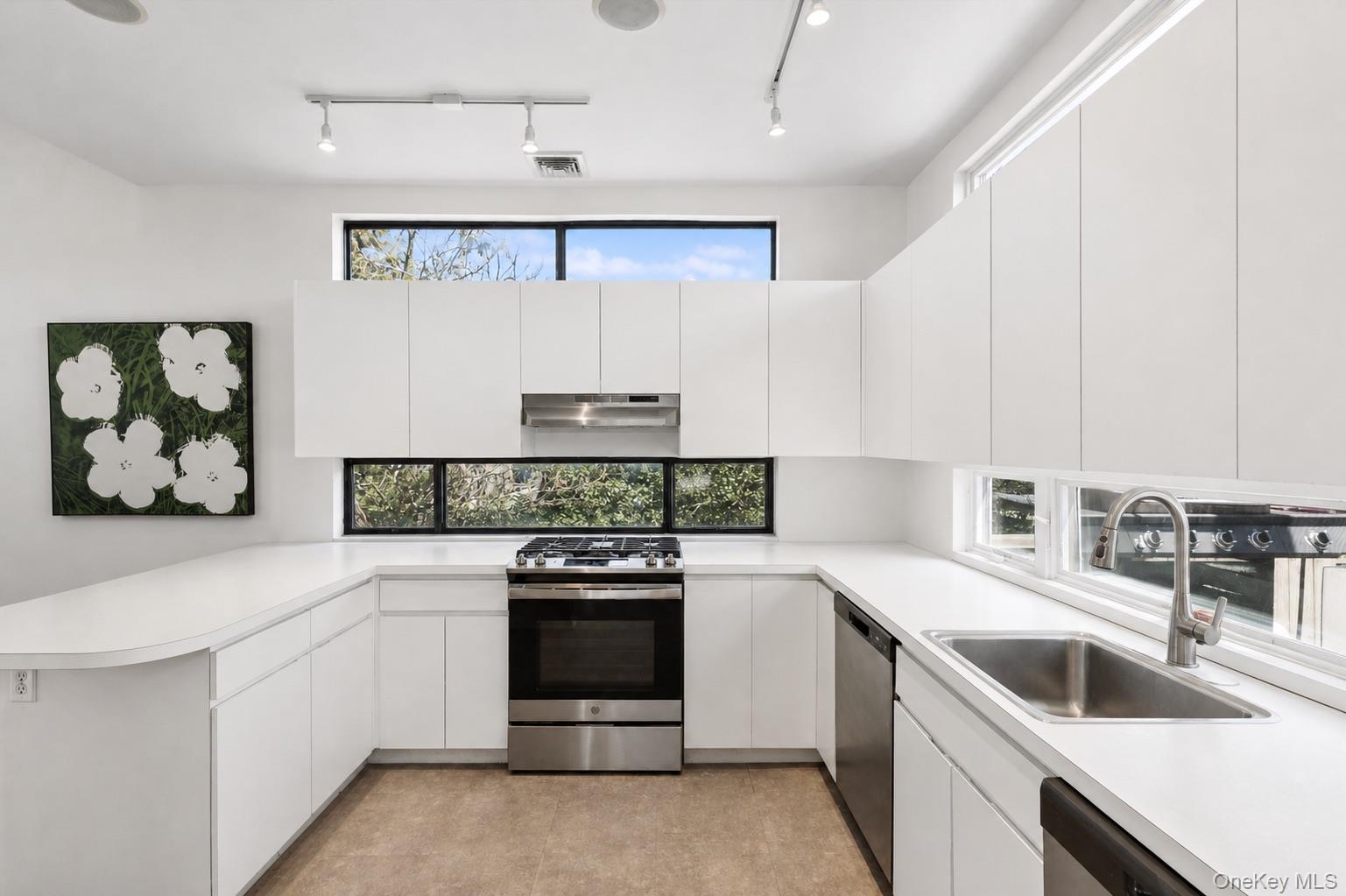 287 Bay Walk Property Photo 15