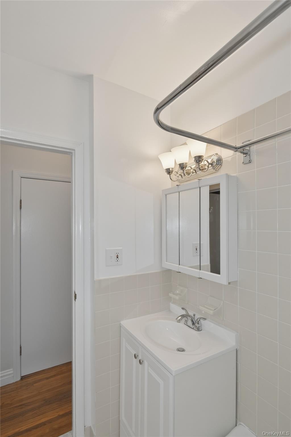 472 Gramatan Avenue I1 Property Photo 10