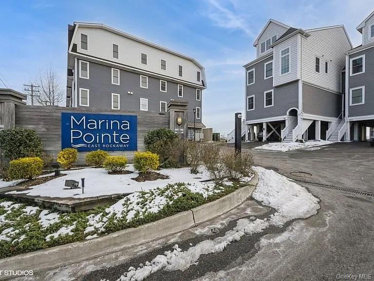 311 Marina Pointe Drive Property Photo 1