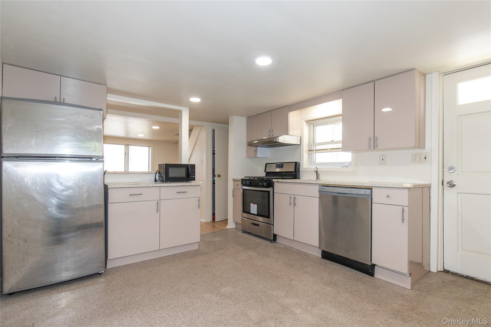 11 Lee Court Property Photo 3