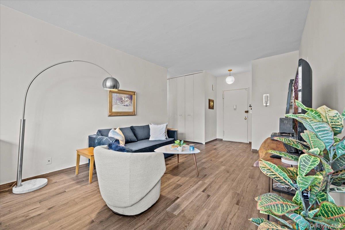 555 Kappock Street 4j Property Photo 6