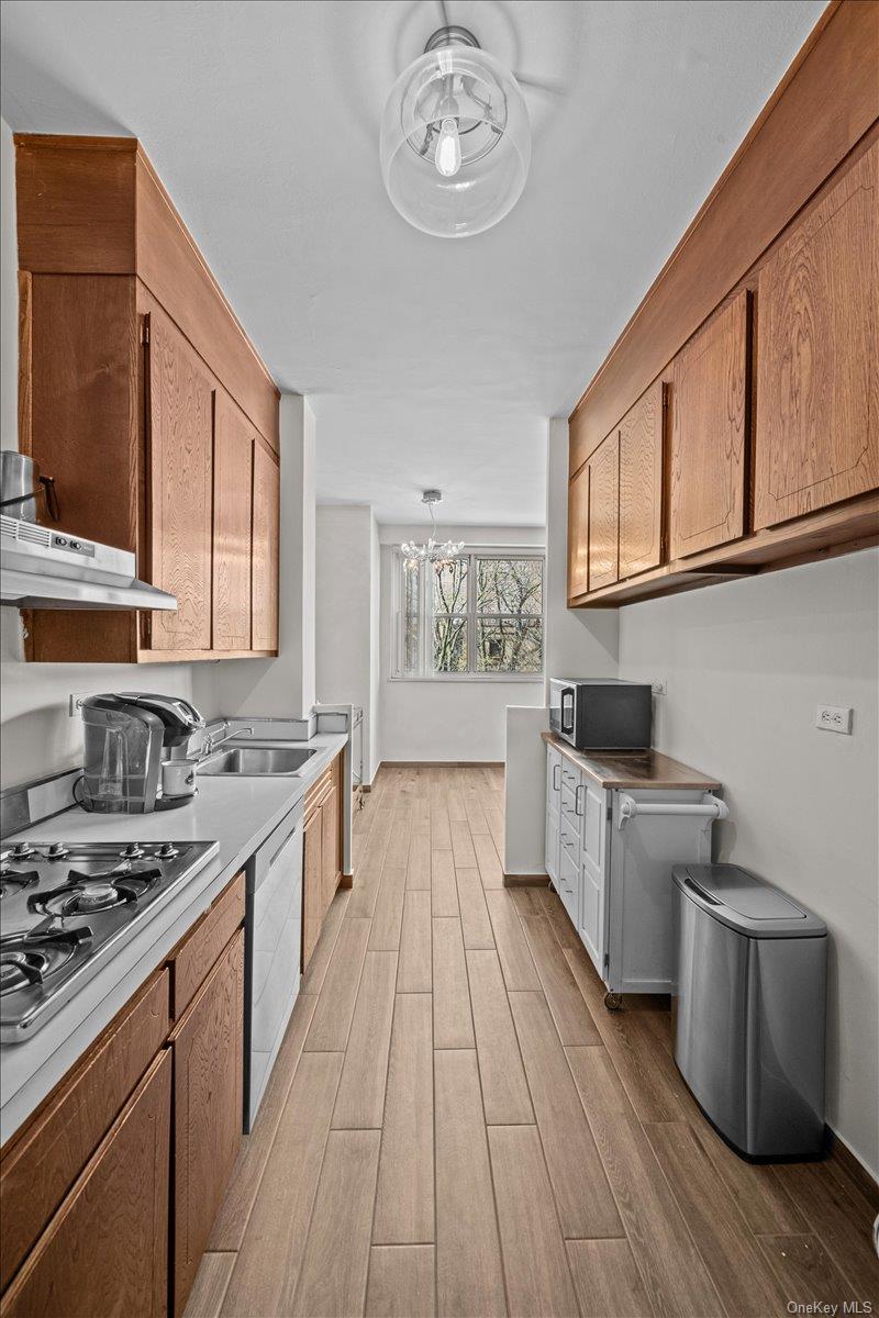 555 Kappock Street 4j Property Photo 9