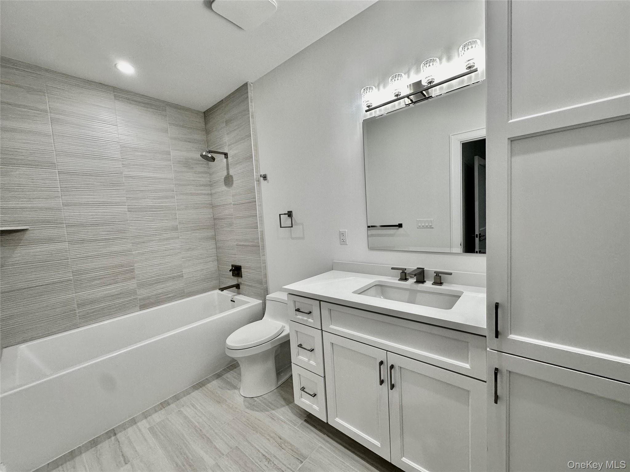 585 Main St 1a Property Photo 11