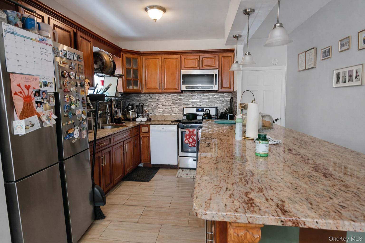 6934 Almeda Avenue Property Photo 4