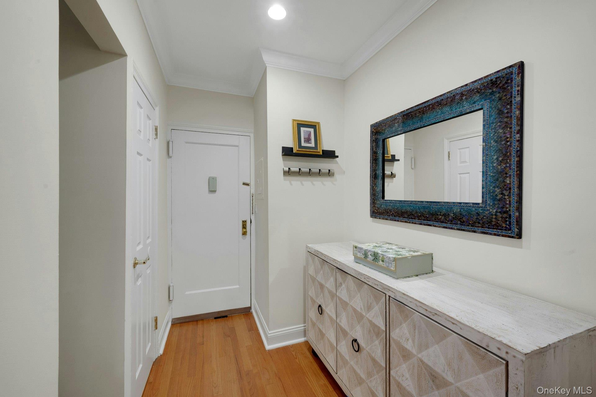 68 E Hartsdale Avenue 5m Property Photo 3