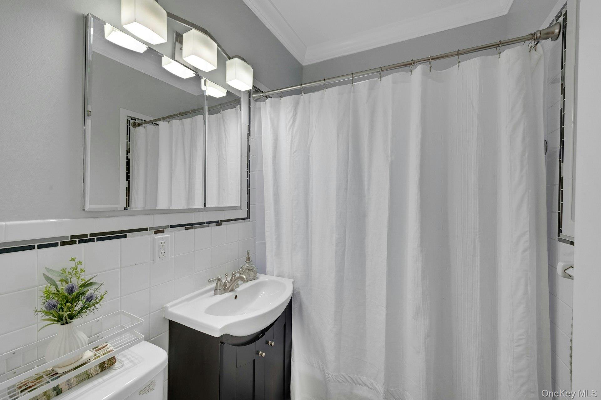 68 E Hartsdale Avenue 5m Property Photo 6