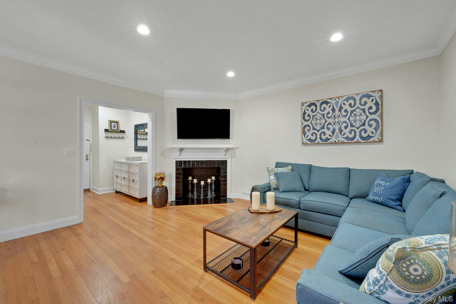 68 E Hartsdale Avenue 5m Property Photo 8
